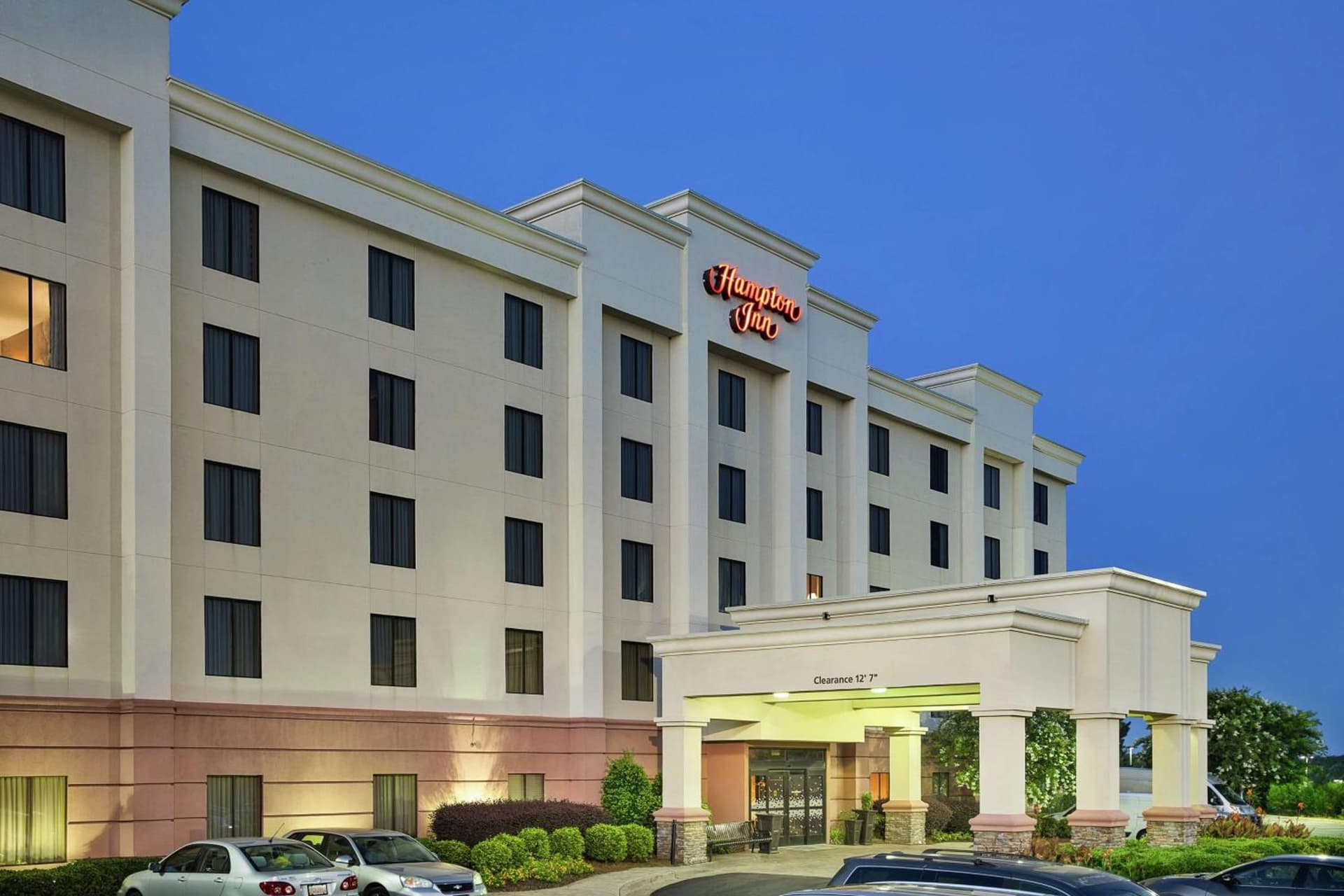 Hampton Inn Columbus-North interior in Columbus, GA — gallery photo 2