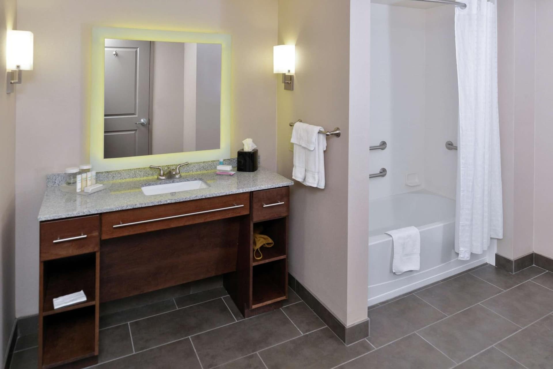 Homewood Suites by Hilton Cincinnati/Mason gallery photo in Mason, OH — image 6