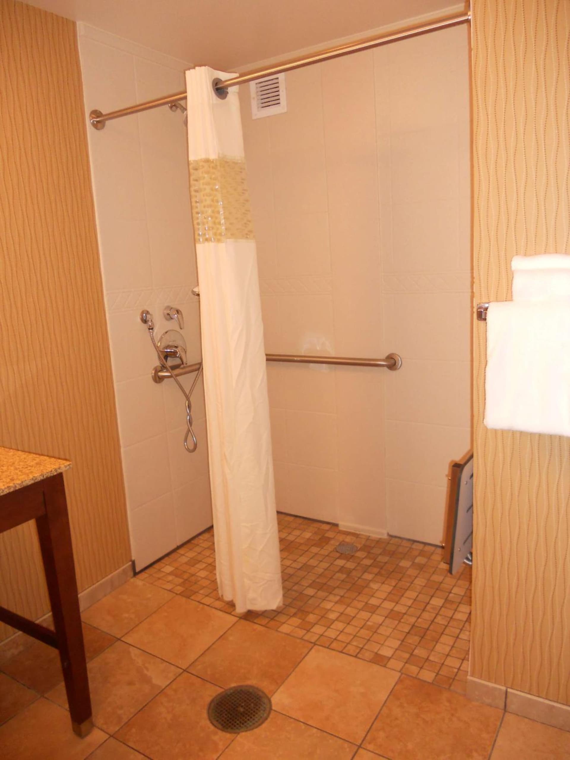 Hampton Inn & Suites Cincinnati / Uptown - University Area gallery photo in Cincinnati, OH — image 14