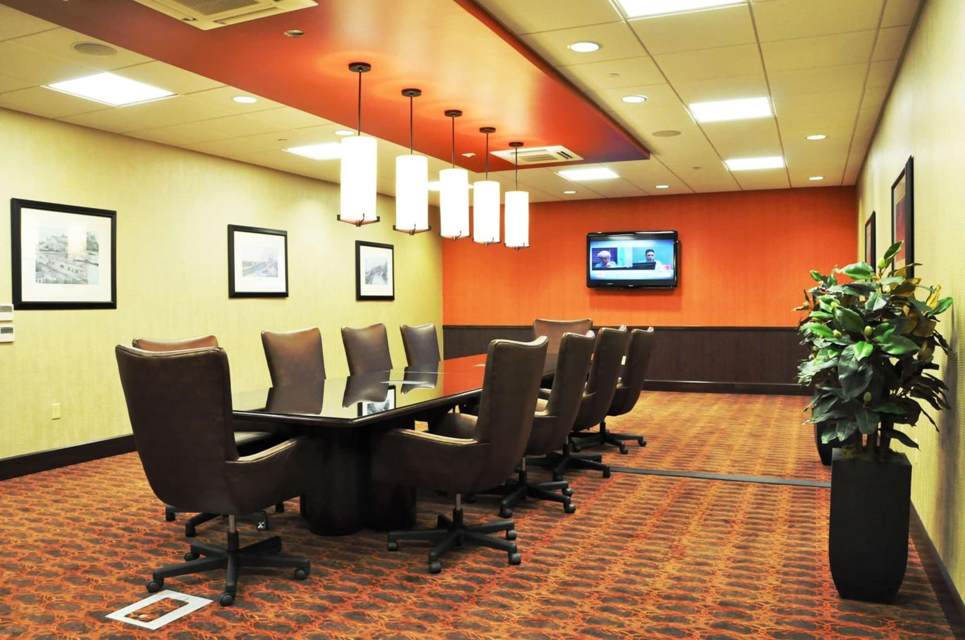 Hampton Inn & Suites Cincinnati / Uptown - University Area interior in Cincinnati, OH — gallery photo 2