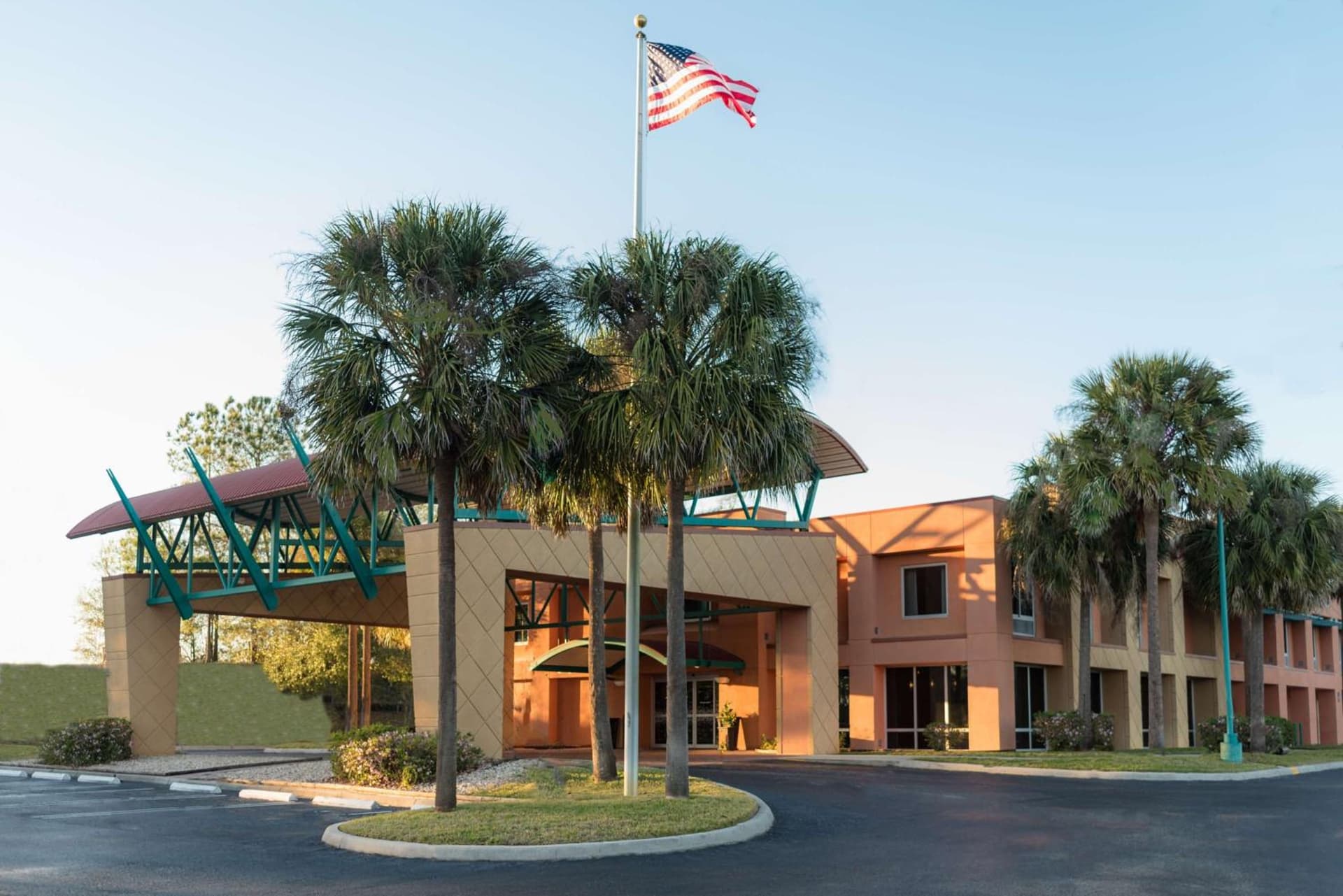 Hampton Inn Brooksville Dade City featured exterior or lobby in Ridge Manor, FL — similar hotel