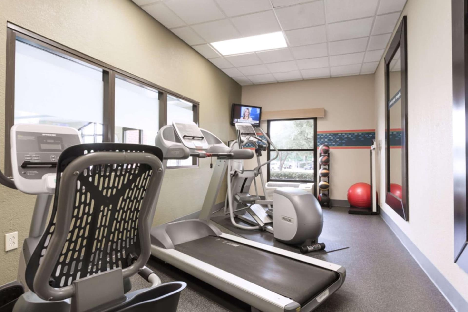 Hampton Inn & Suites Dallas DFW Airport North Grapevine gallery photo in Grapevine, TX — image 13
