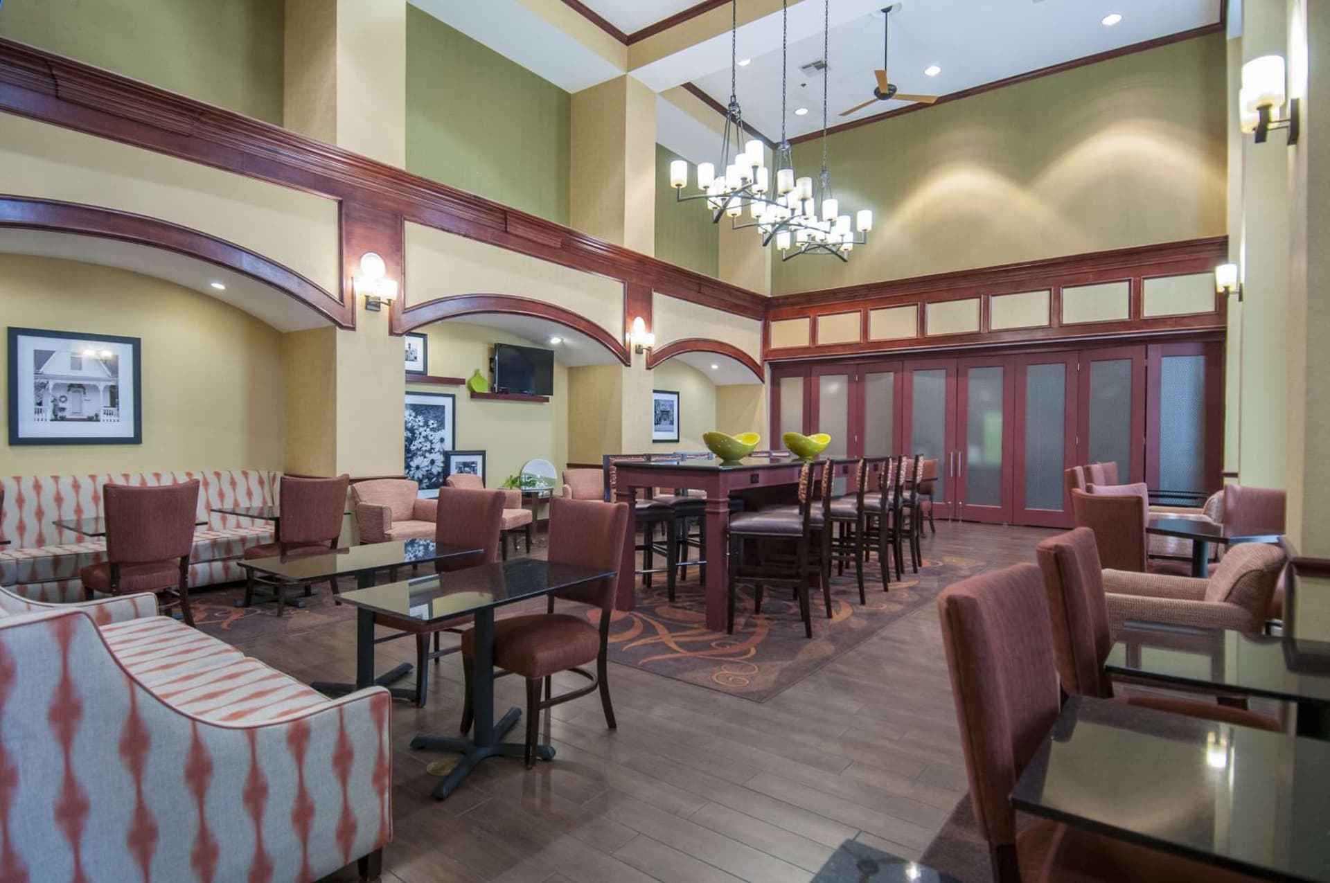 Hampton Inn and Suites Waxahachie gallery photo in Waxahachie, TX — image 17