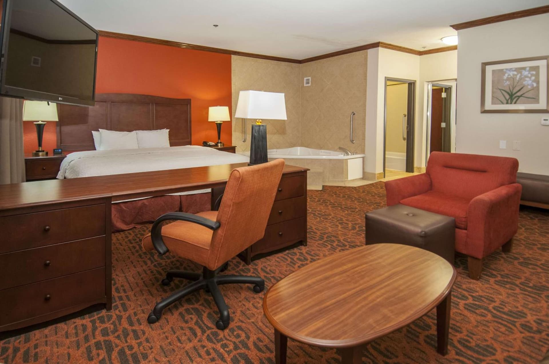 Hampton Inn and Suites Waxahachie property views in Waxahachie, TX — gallery photo 3