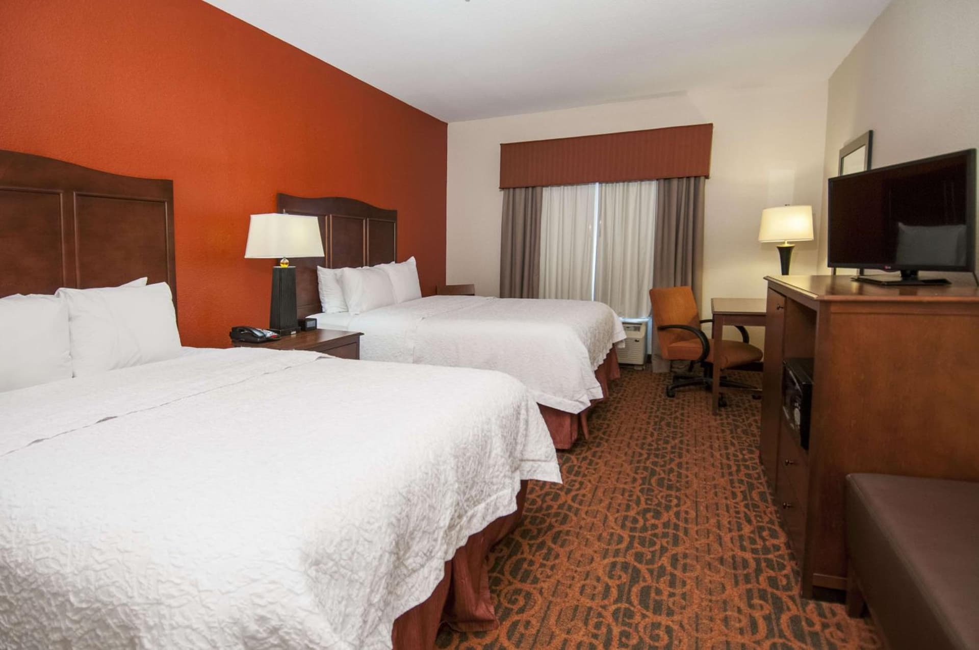Hampton Inn and Suites Waxahachie gallery photo in Waxahachie, TX — image 4