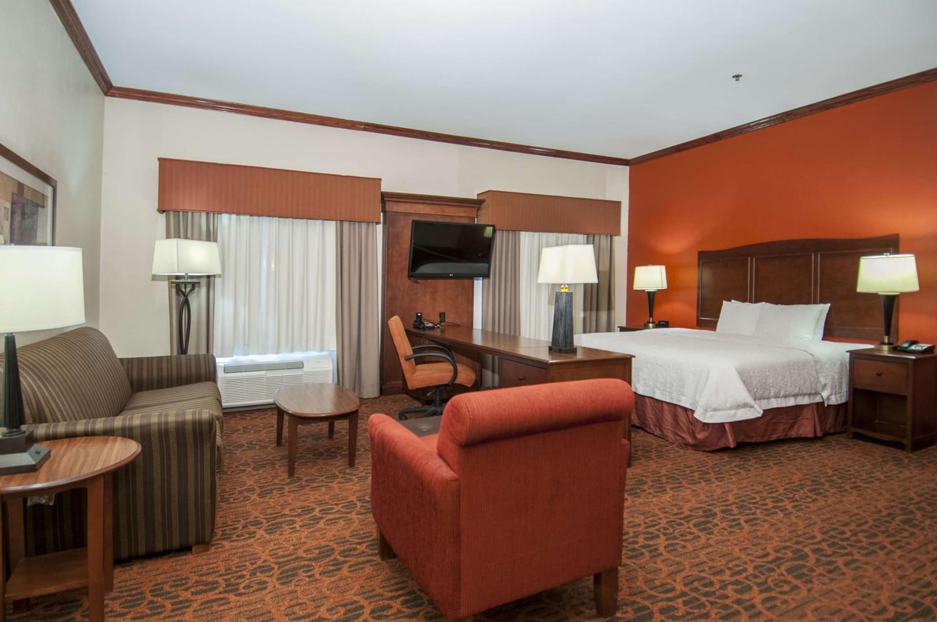 Hampton Inn and Suites Waxahachie gallery photo in Waxahachie, TX — image 8