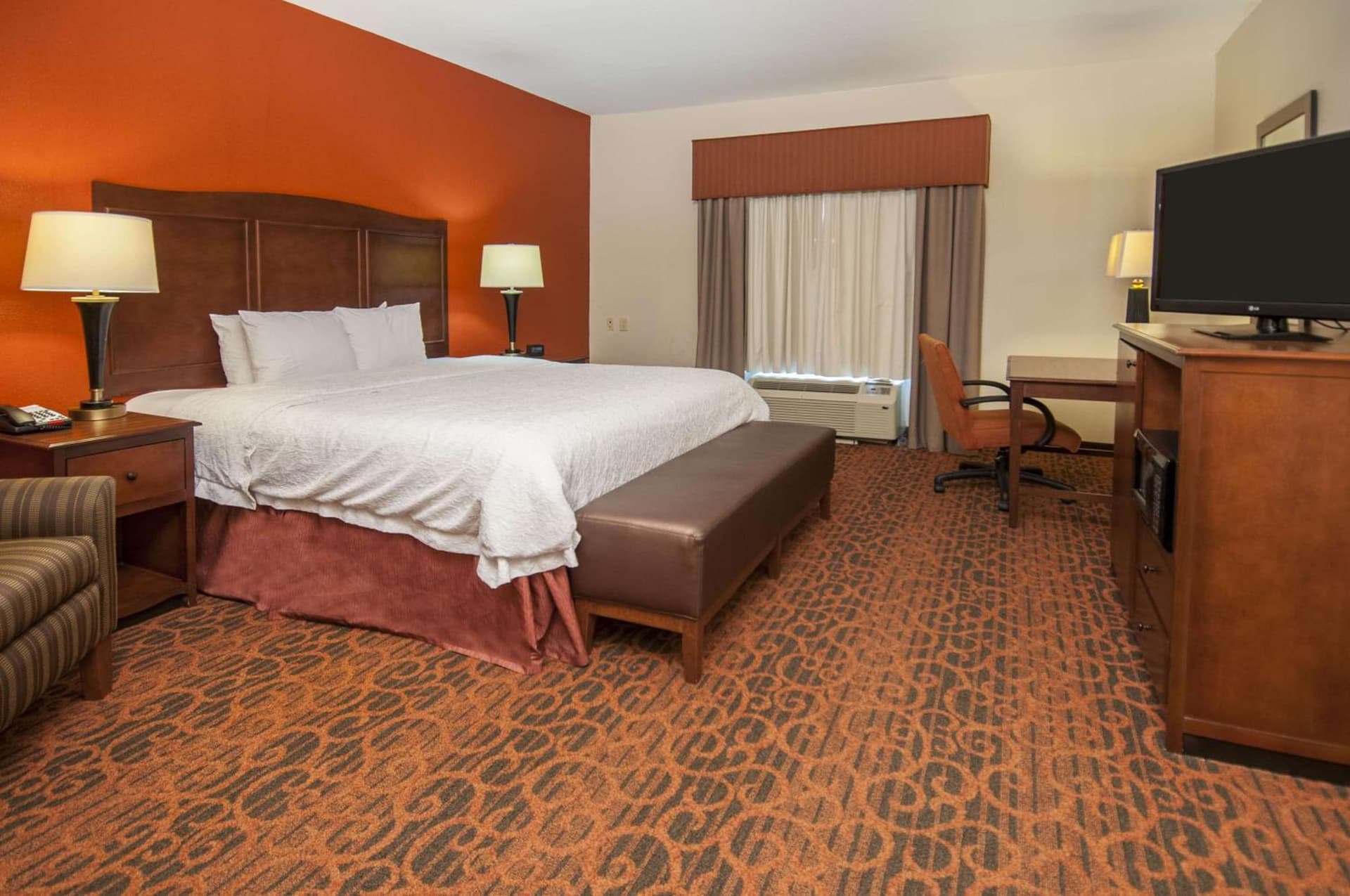 Hampton Inn and Suites Waxahachie gallery photo in Waxahachie, TX — image 6