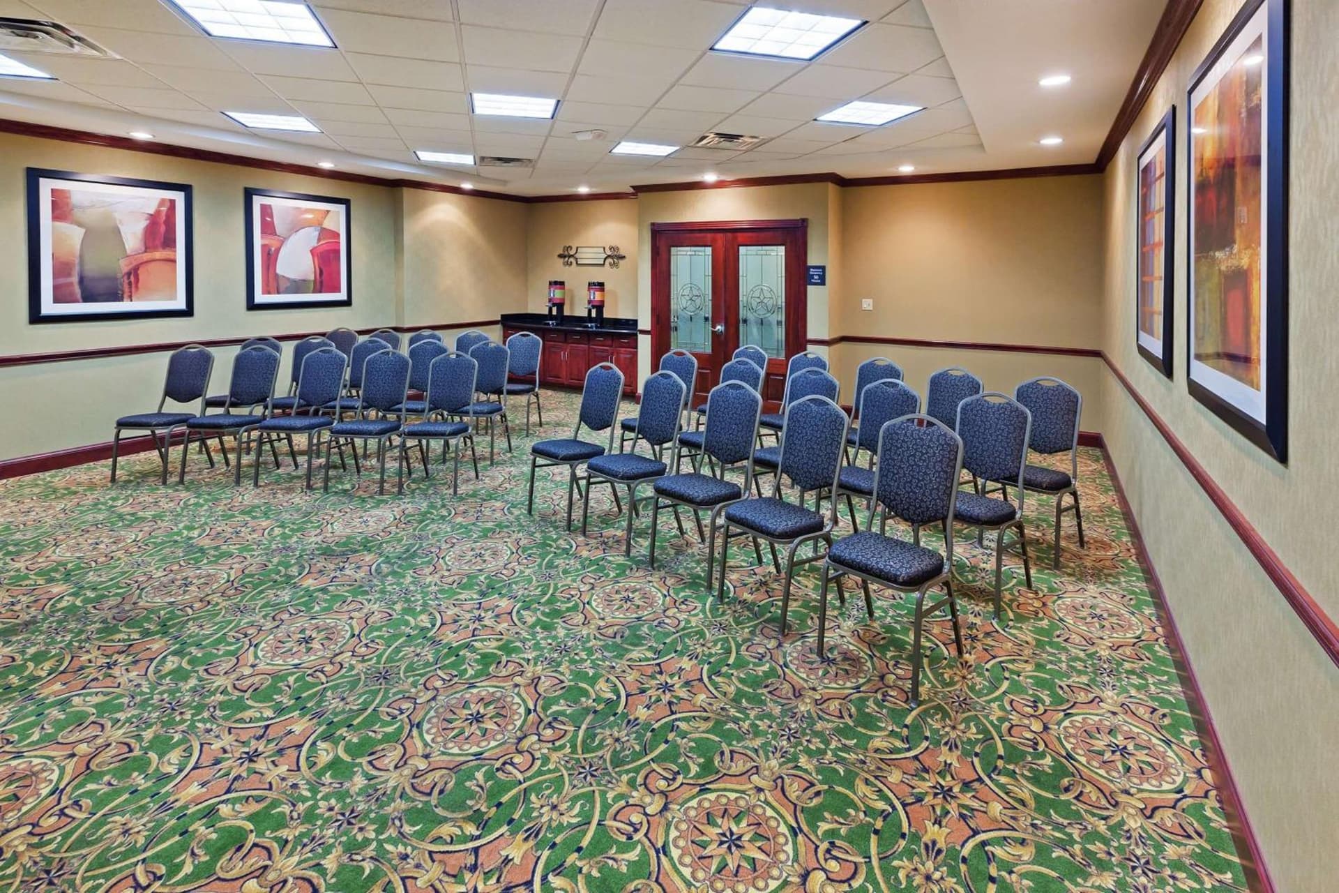 Hampton Inn and Suites Waxahachie gallery photo in Waxahachie, TX — image 31