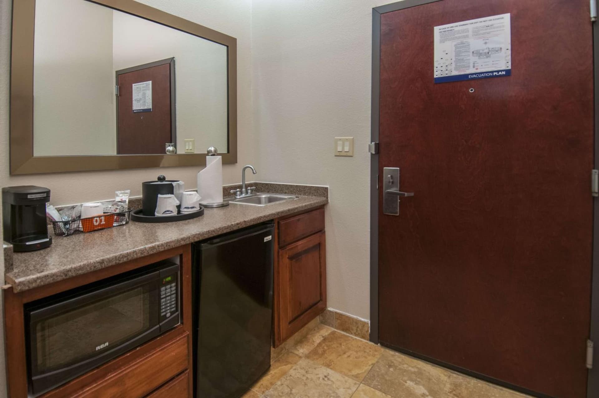 Hampton Inn and Suites Waxahachie gallery photo in Waxahachie, TX — image 18