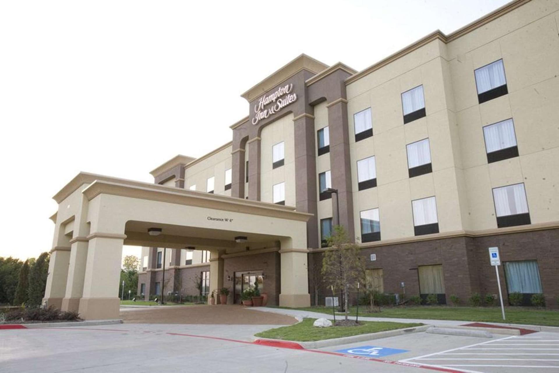 Hampton Inn & Suites Dallas-DeSoto gallery photo in DeSoto, TX — image 18