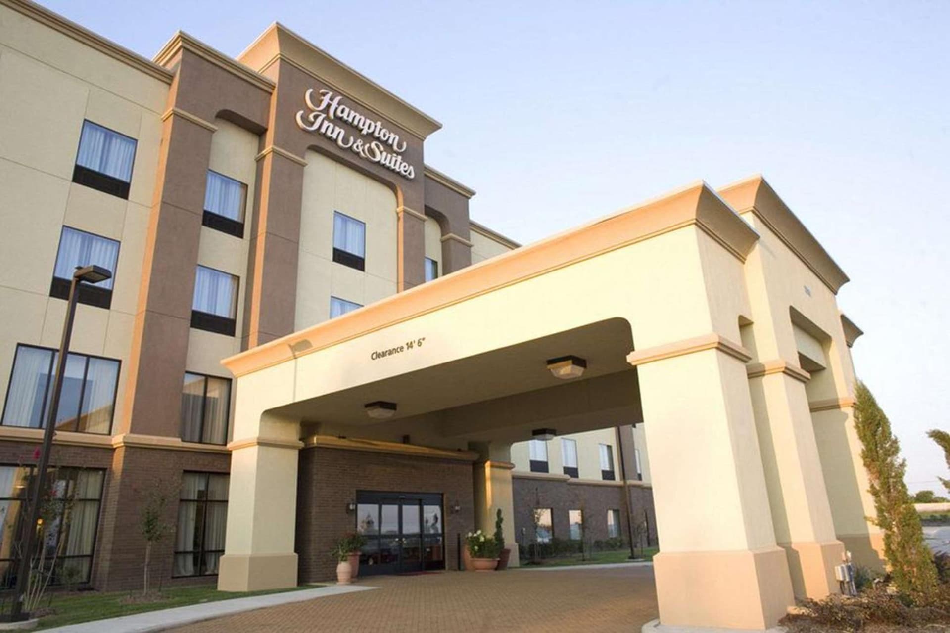 Hampton Inn & Suites Dallas-DeSoto gallery photo in DeSoto, TX — image 41