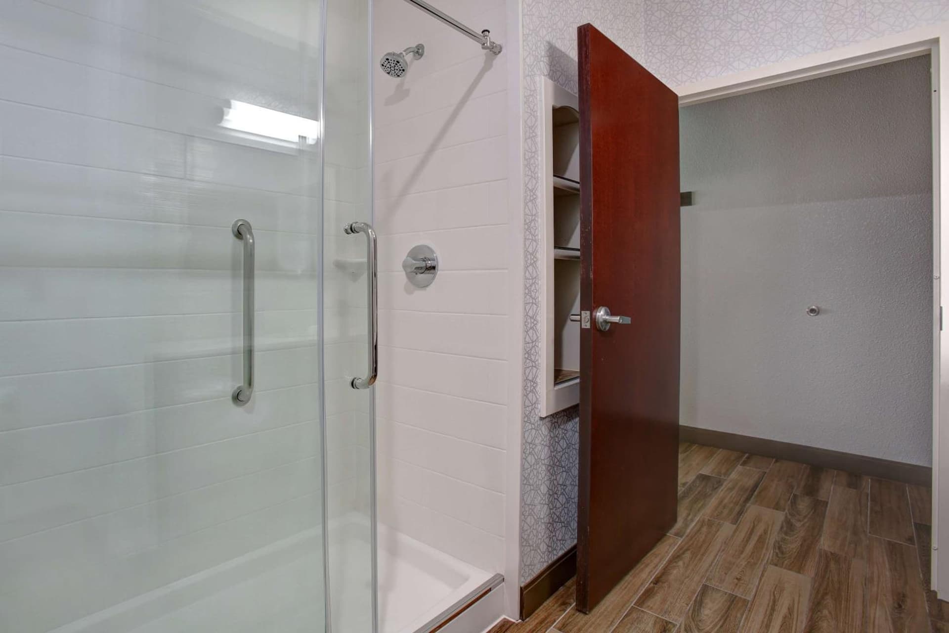 Hampton Inn & Suites Dallas-DeSoto gallery photo in DeSoto, TX — image 53