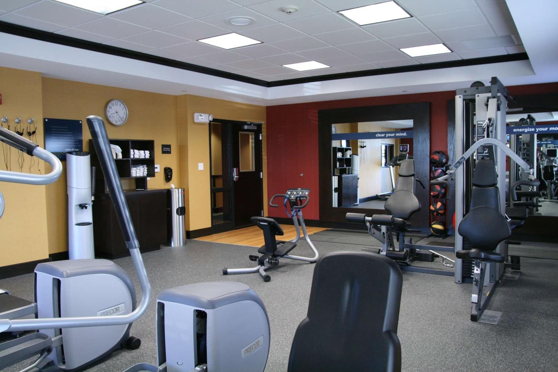 Hampton Inn and Suites Dallas/Lewisville-Vista Ridge Mall gallery photo in Lewisville, TX — image 17