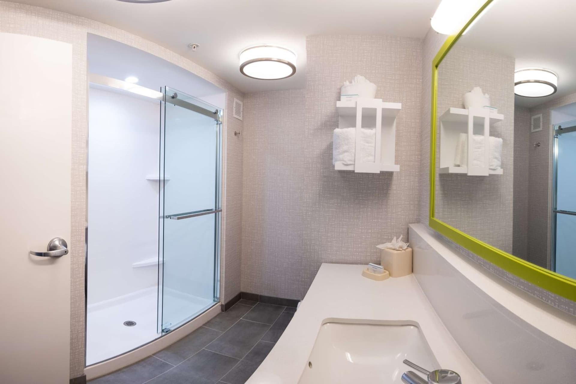 Hampton Inn and Suites Dallas/Lewisville-Vista Ridge Mall gallery photo in Lewisville, TX — image 33