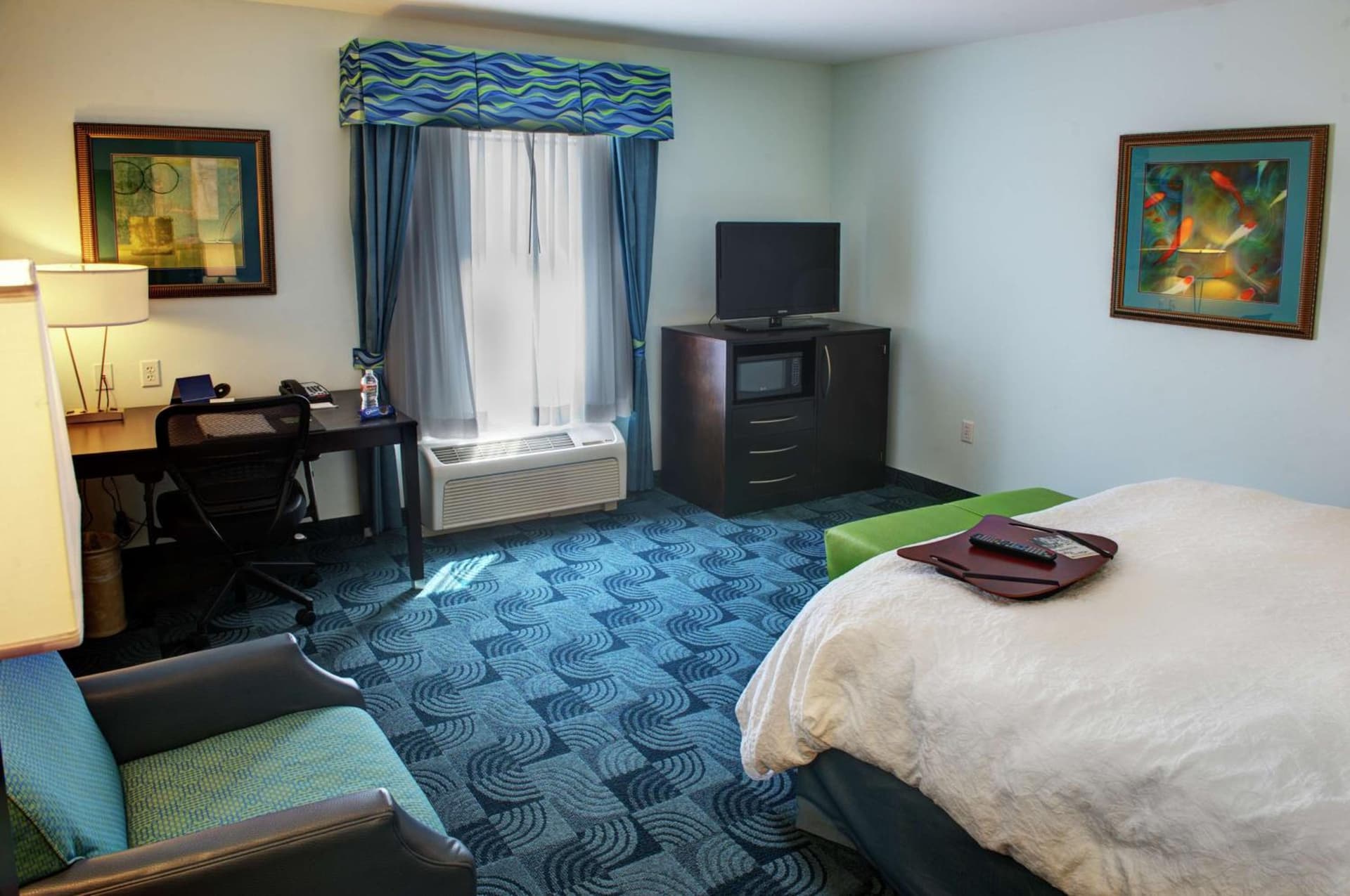 Hampton Inn and Suites Dallas/Lewisville-Vista Ridge Mall gallery photo in Lewisville, TX — image 28