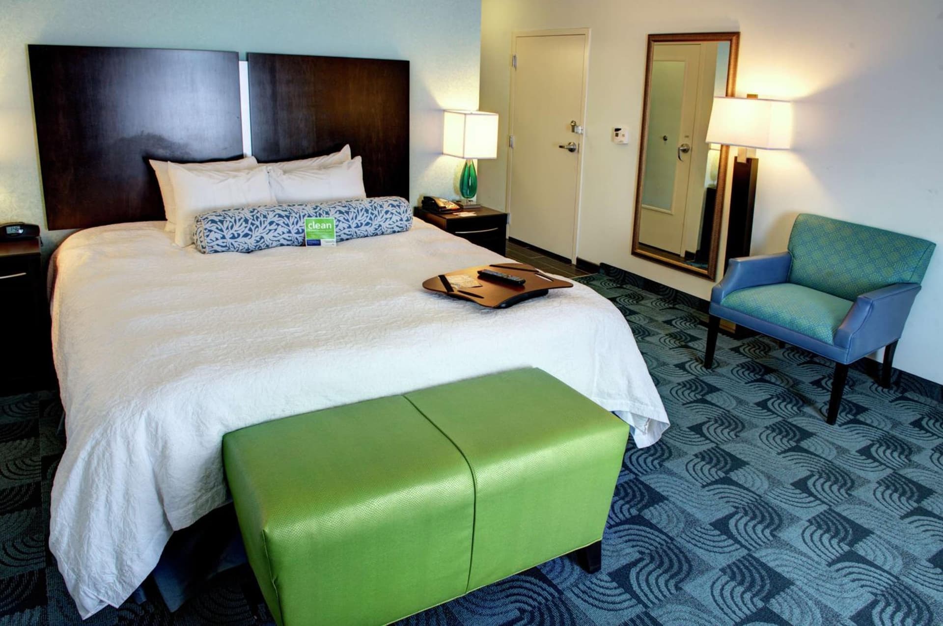 Hampton Inn and Suites Dallas/Lewisville-Vista Ridge Mall gallery photo in Lewisville, TX — image 4