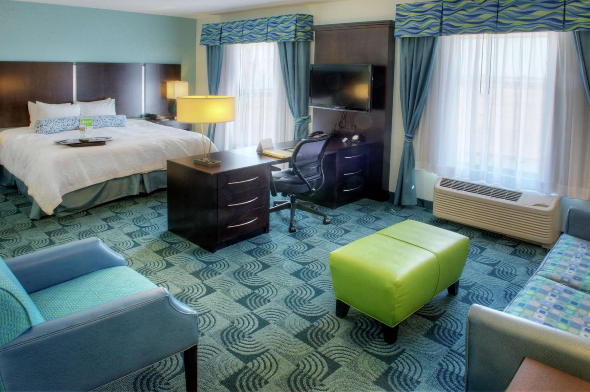 Hampton Inn and Suites Dallas/Lewisville-Vista Ridge Mall gallery photo in Lewisville, TX — image 35