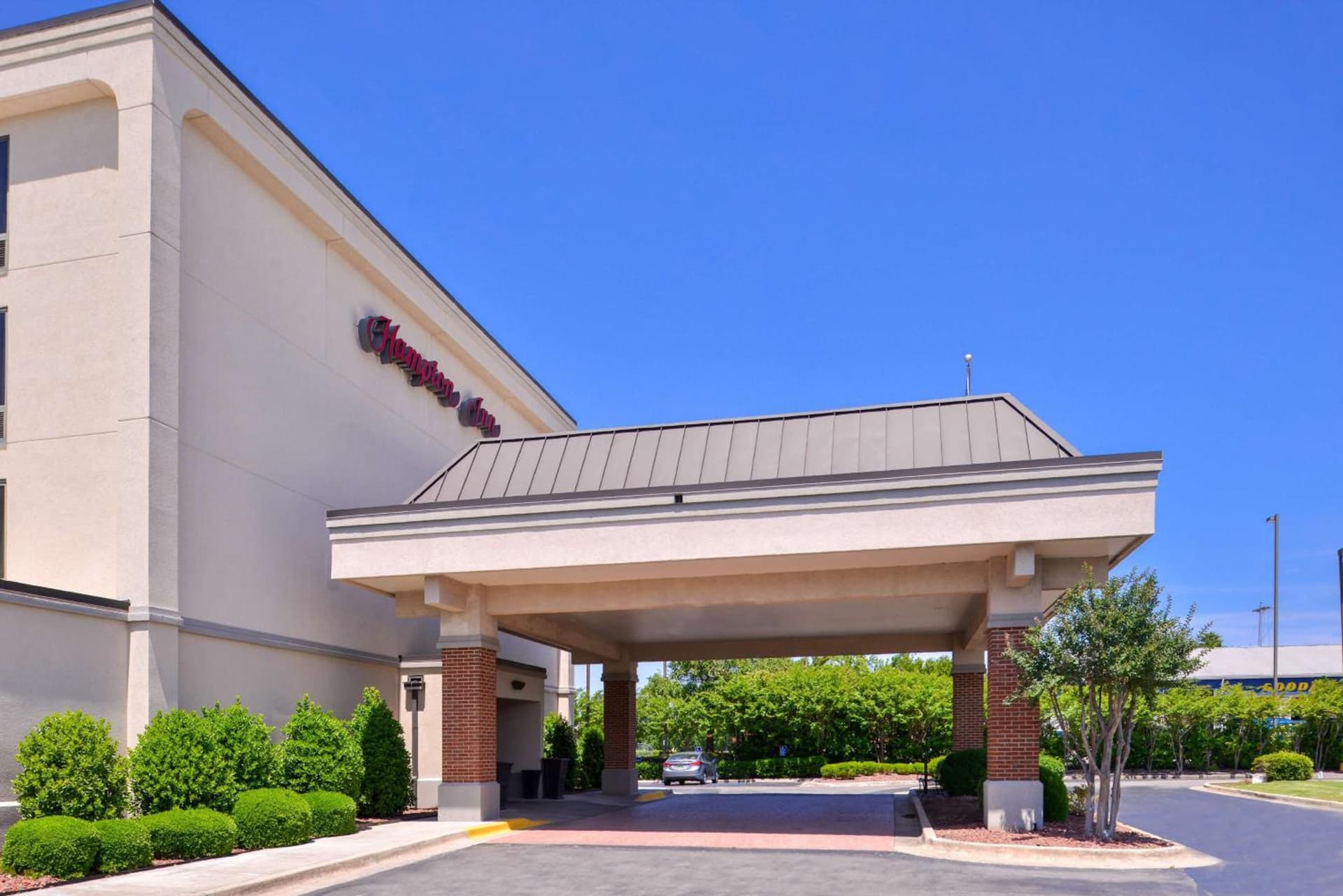 Spark by Hilton Decatur property views in Decatur, AL — gallery photo 3