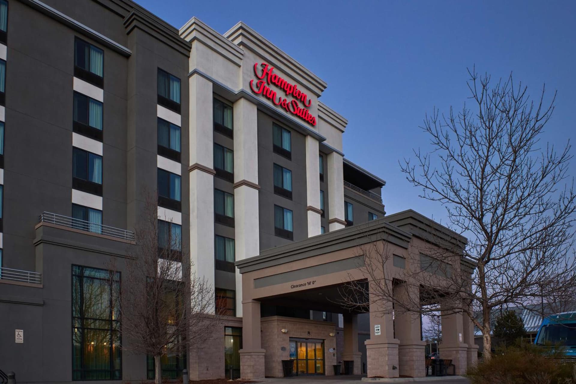 Hampton Inn & Suites Denver/Highlands Ranch interior in Littleton, CO — gallery photo 2