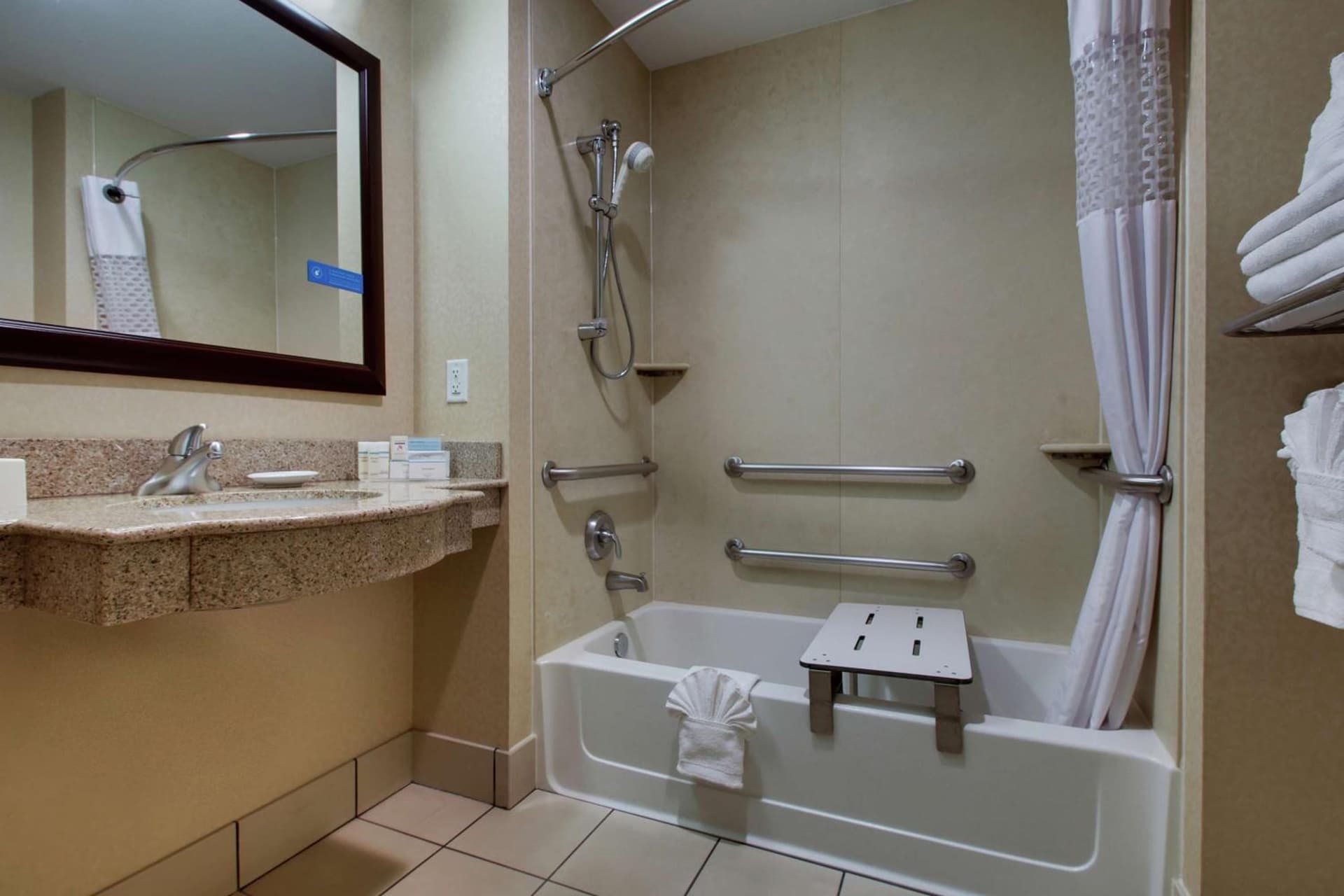 Hampton Inn & Suites Denver Littleton interior in Littleton, CO — gallery photo 2