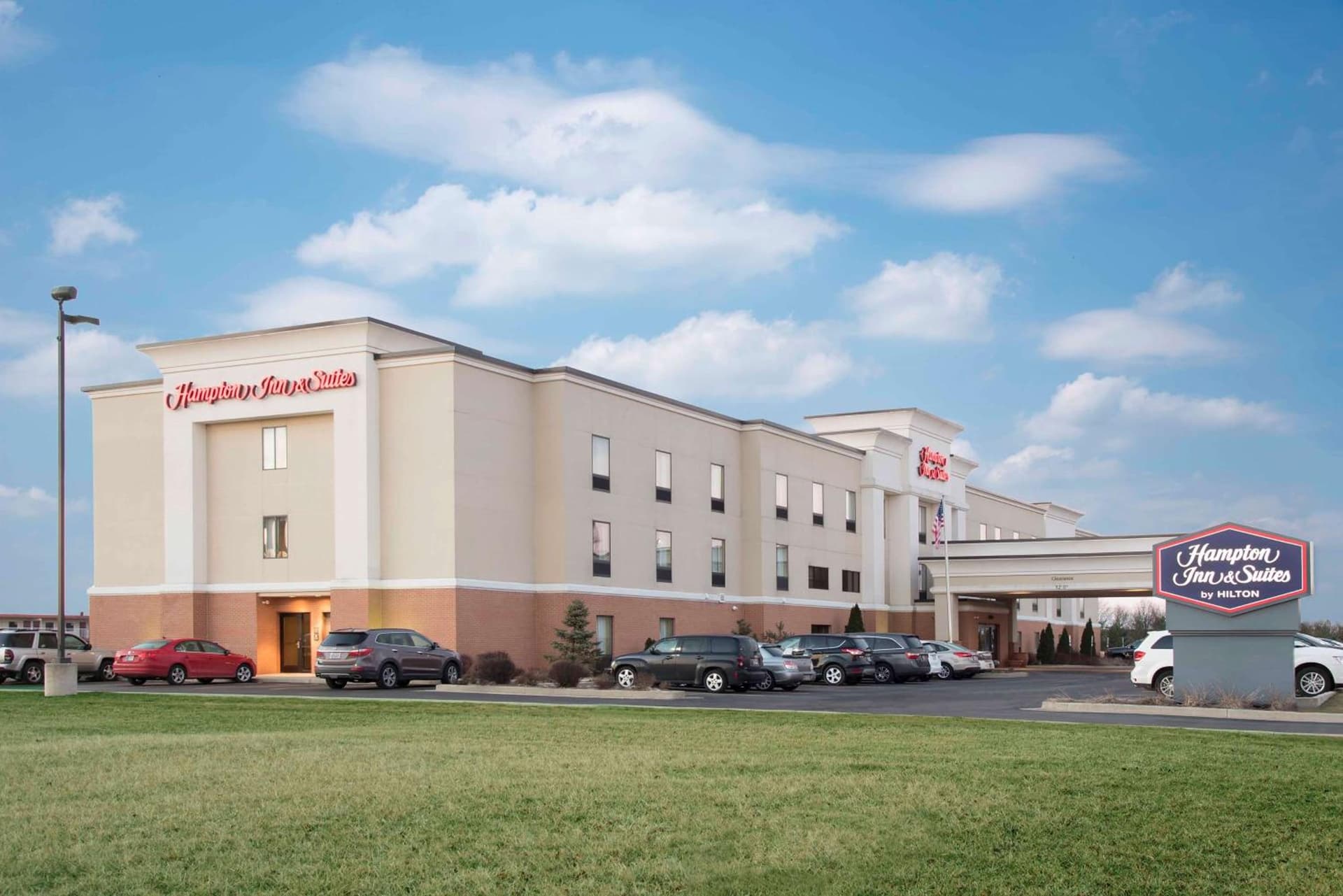 Hampton Inn & Suites Danville featured exterior or lobby in Danville, IL — similar hotel