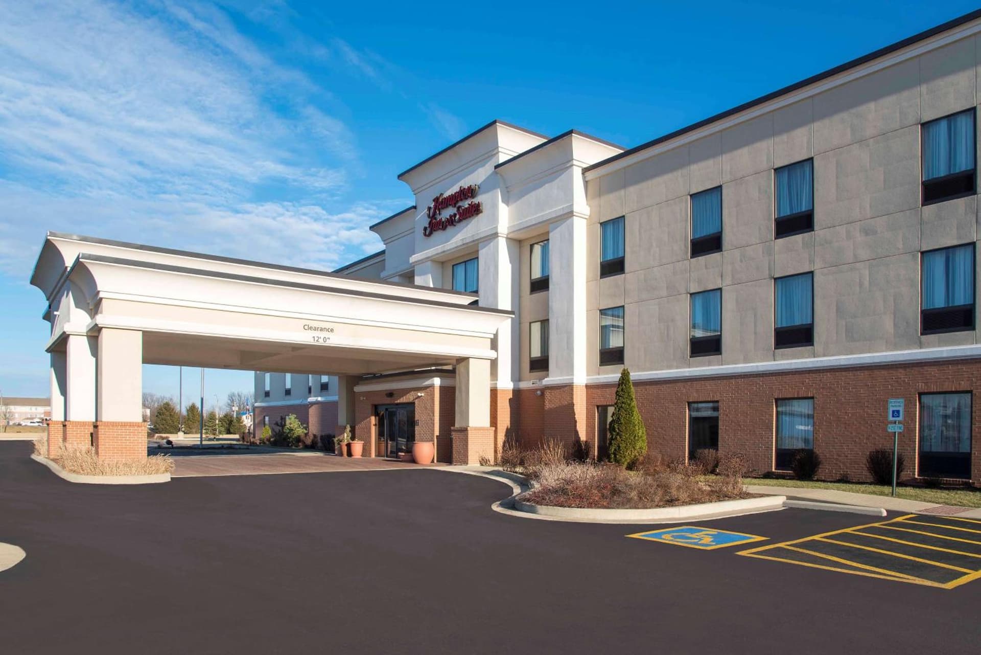 Hampton Inn & Suites Danville interior in Danville, IL — gallery photo 2