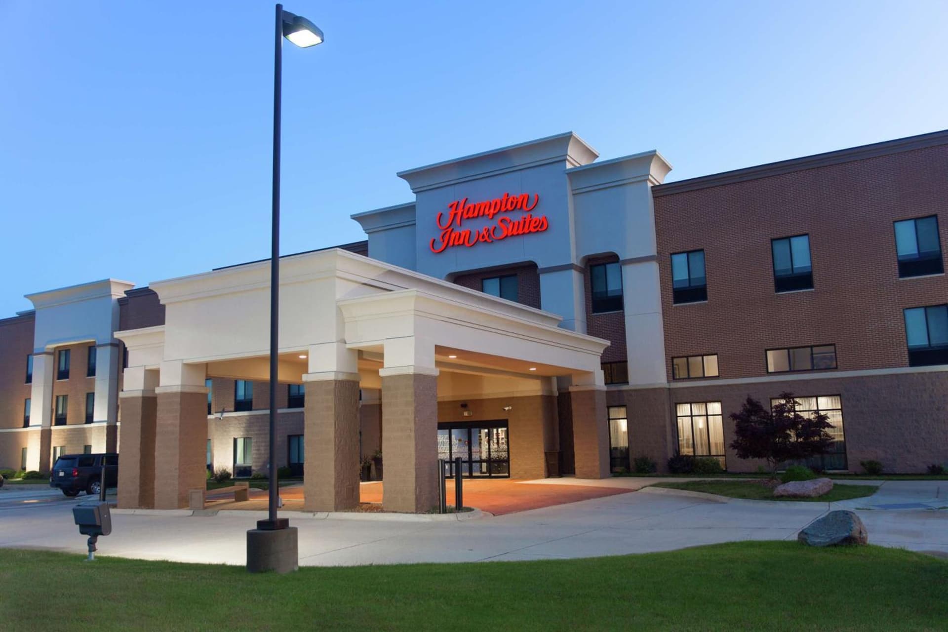 Hampton Inn & Suites Ankeny property views in Ankeny, IA — gallery photo 3