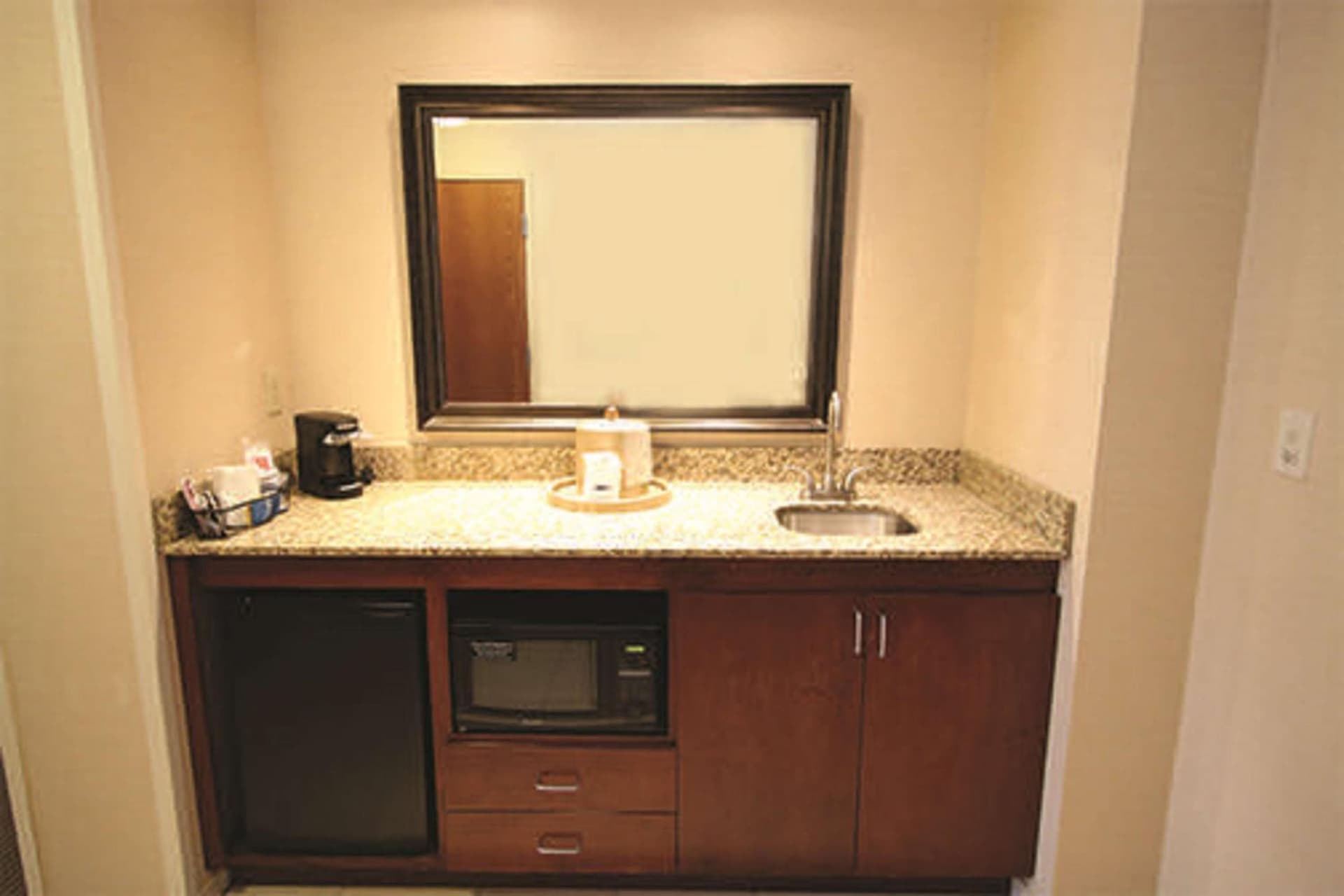 Hampton Inn Detroit/Auburn Hills-North gallery photo in Auburn Hills, MI — image 7