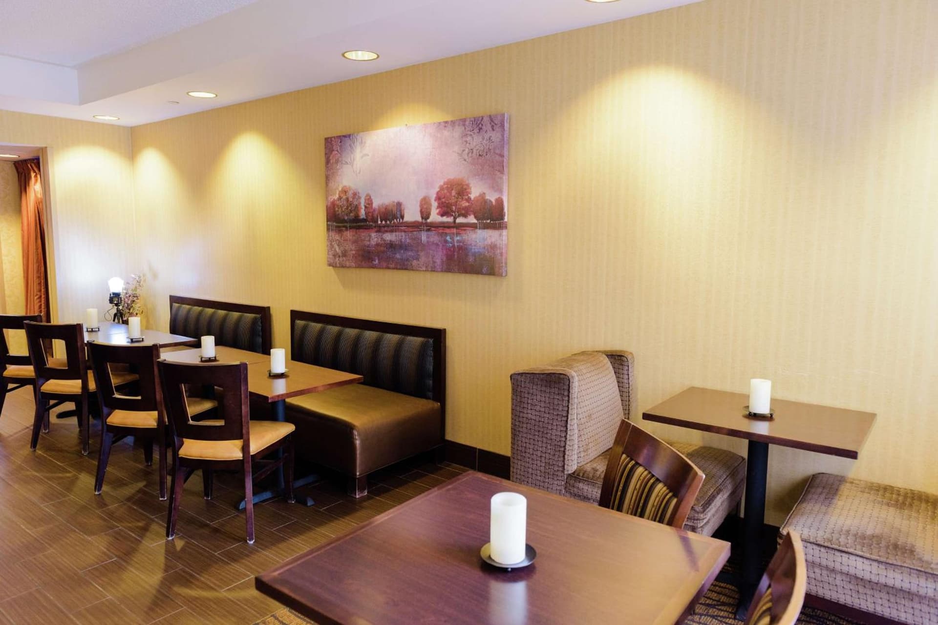 Hampton Inn Eau Claire gallery photo in Eau Claire, WI — image 7