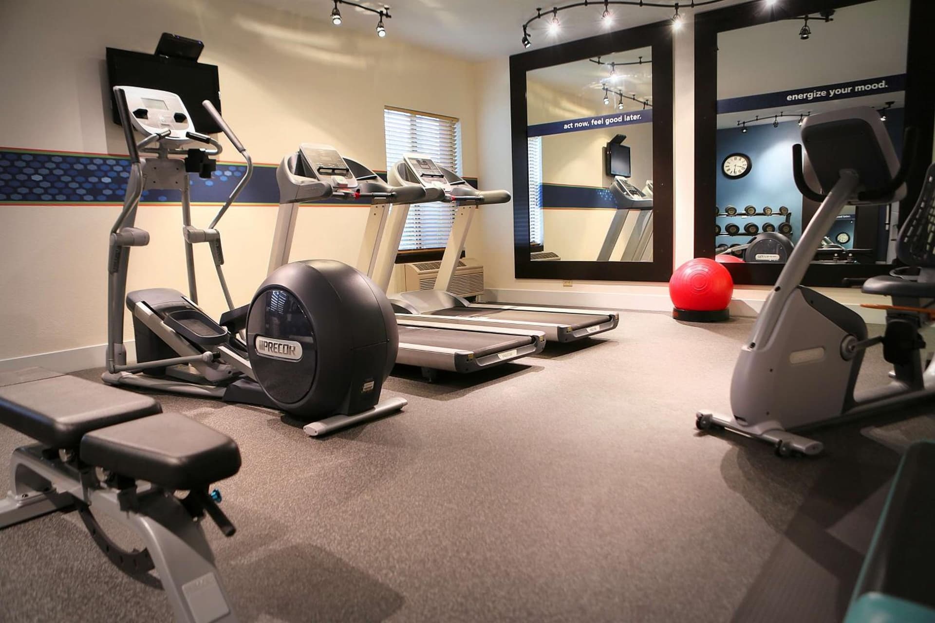 Hampton Inn Eau Claire gallery photo in Eau Claire, WI — image 24