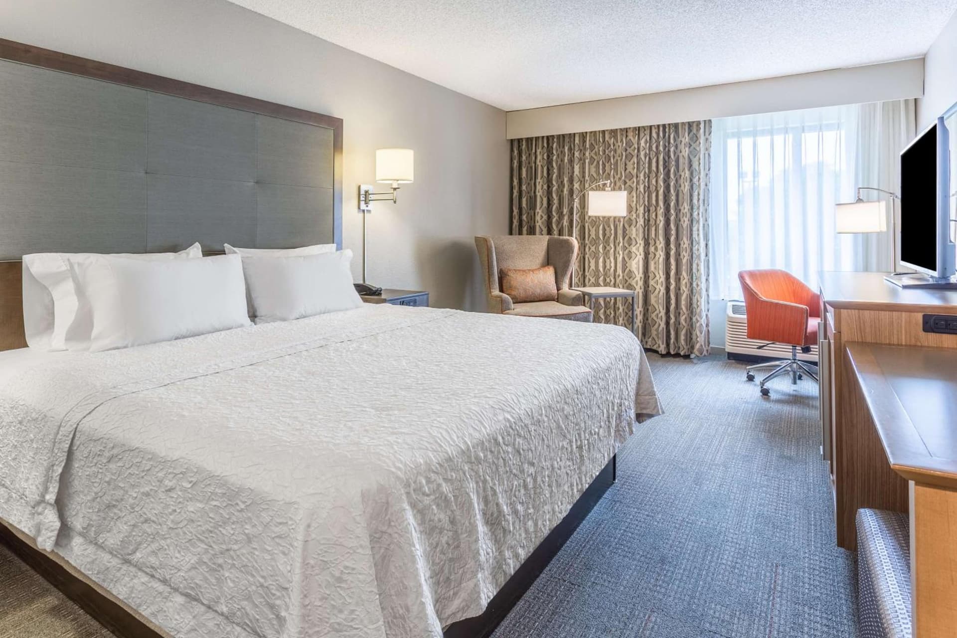 Hampton Inn Eau Claire gallery photo in Eau Claire, WI — image 5