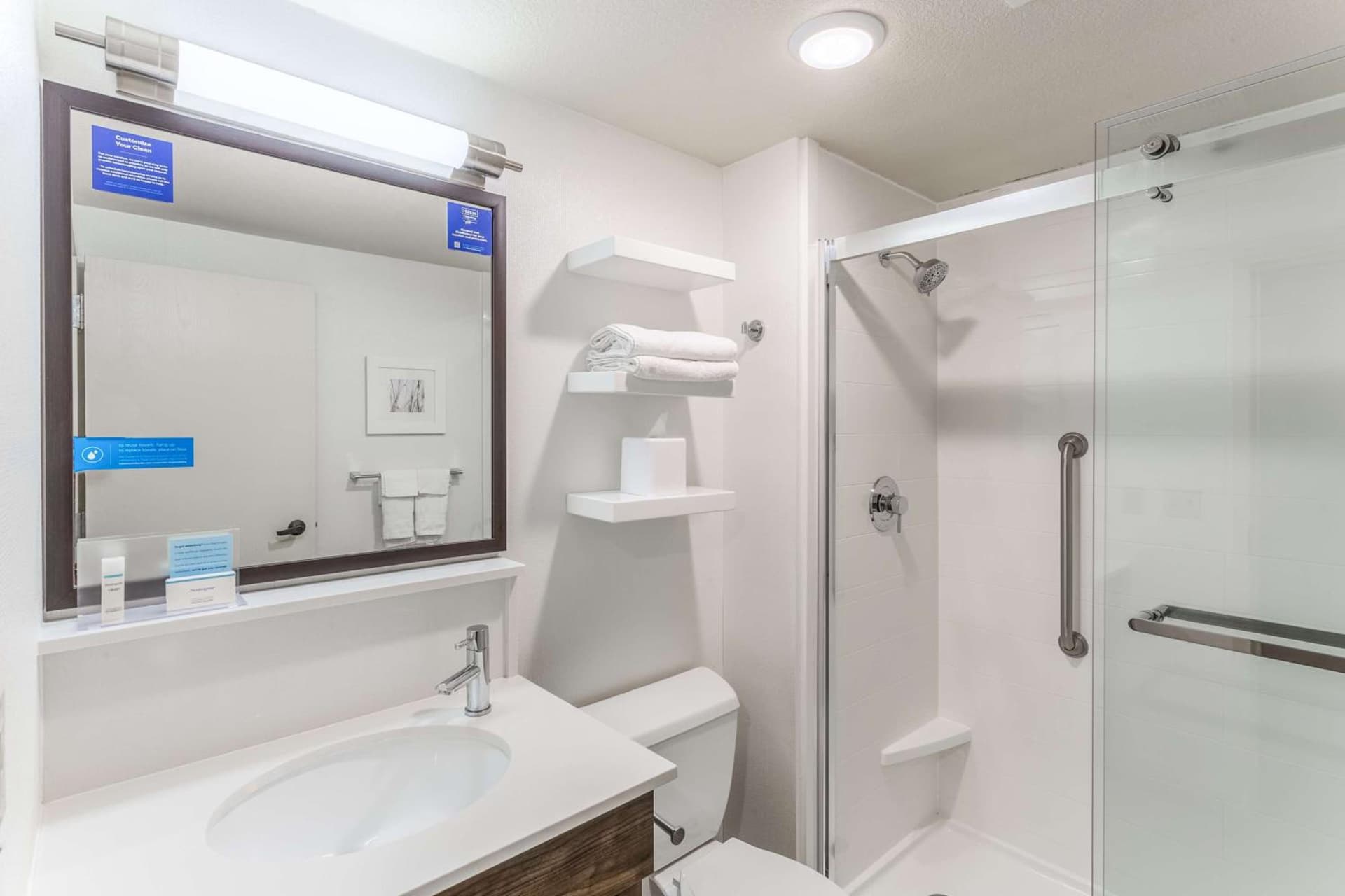 Hampton Inn Eau Claire gallery photo in Eau Claire, WI — image 26