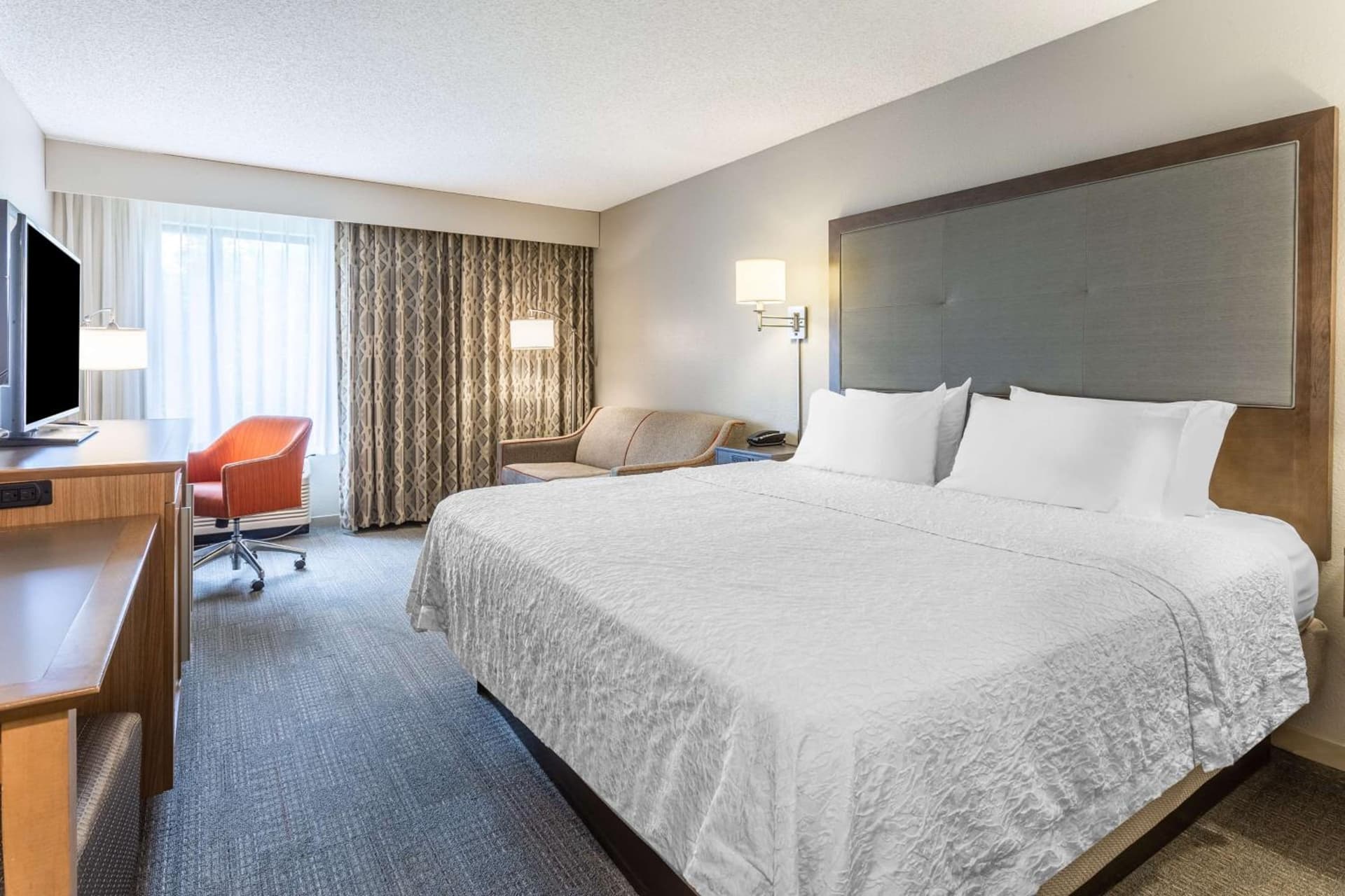 Hampton Inn Eau Claire gallery photo in Eau Claire, WI — image 13