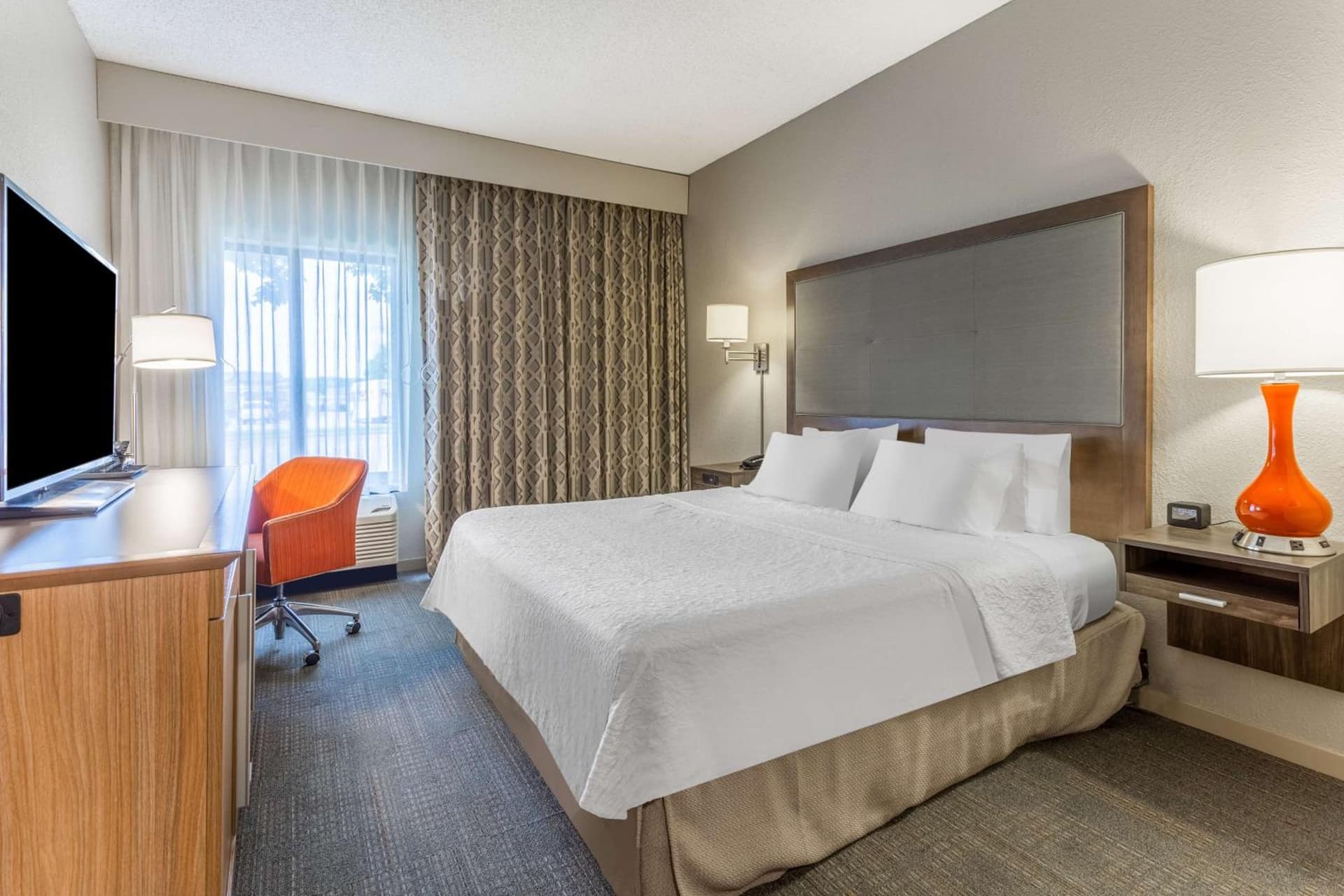 Hampton Inn Eau Claire gallery photo in Eau Claire, WI — image 19