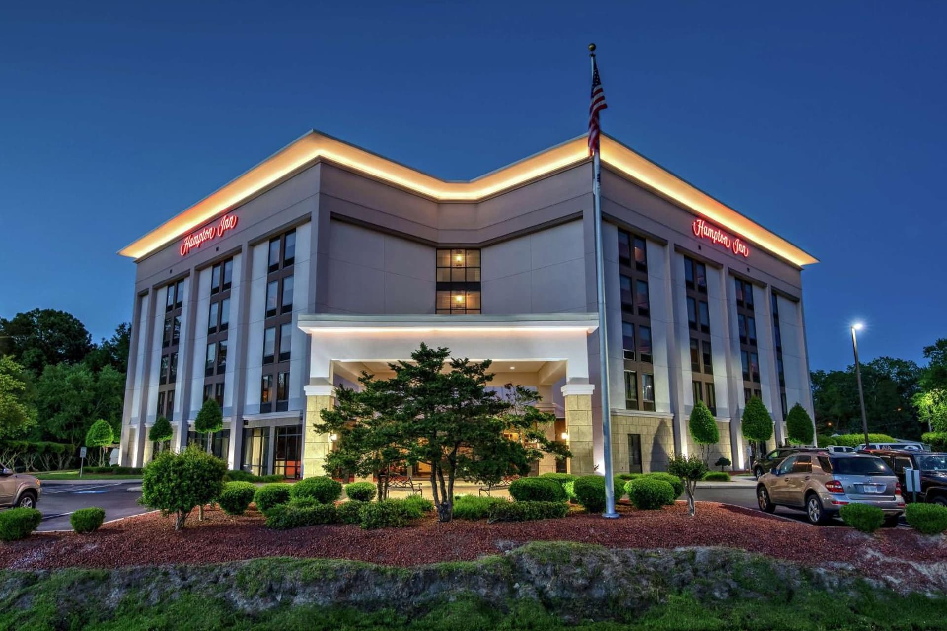 Hampton Inn Elizabeth City interior in Elizabeth City, NC — gallery photo 2