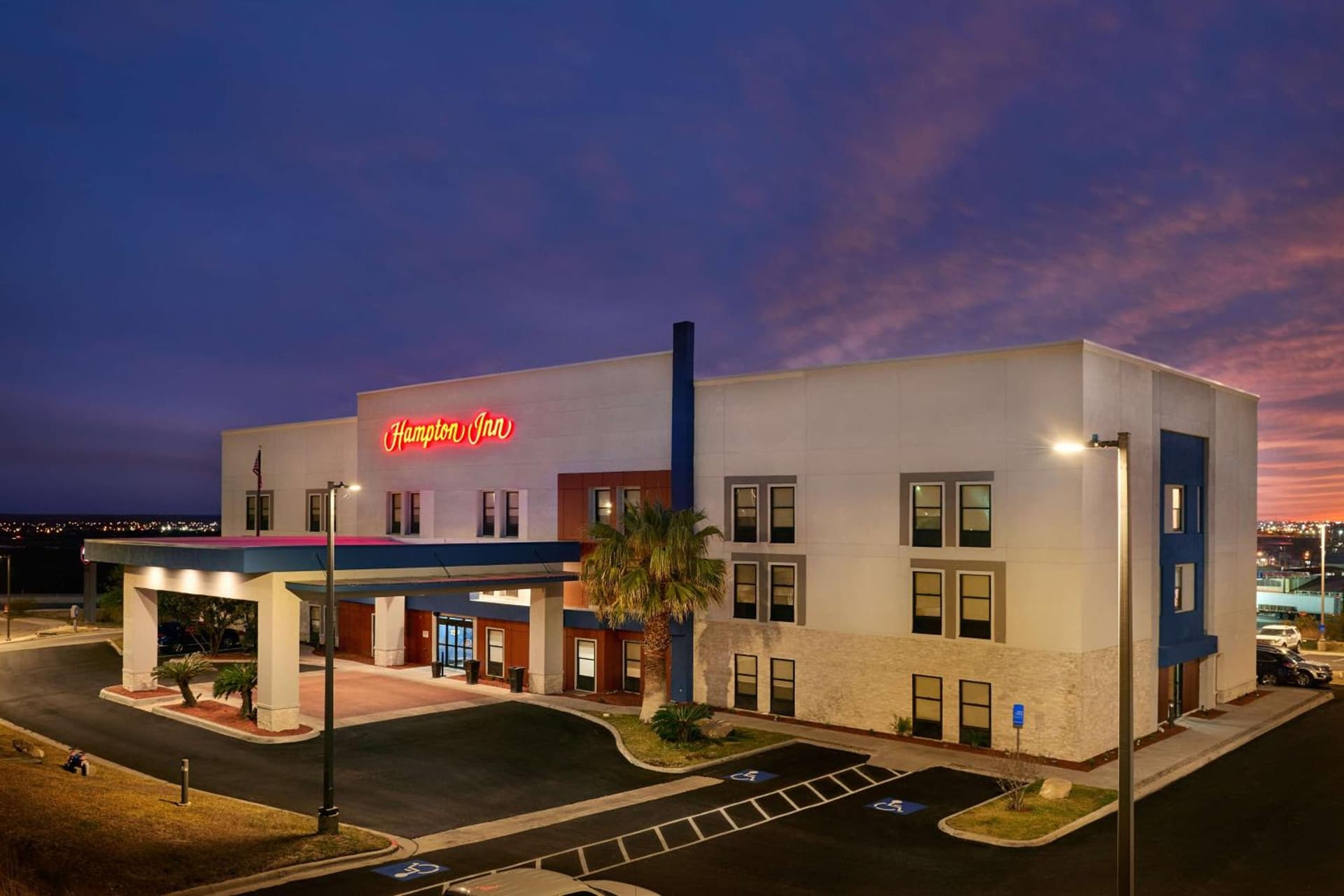 Hampton Inn Eagle Pass interior in Eagle Pass, TX — gallery photo 2