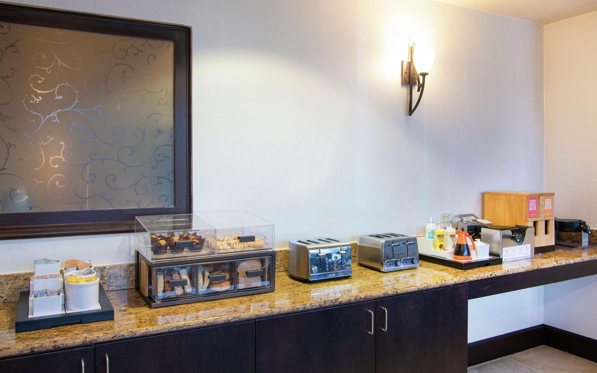 Hampton Inn Erie-South gallery photo in Erie, PA — image 12