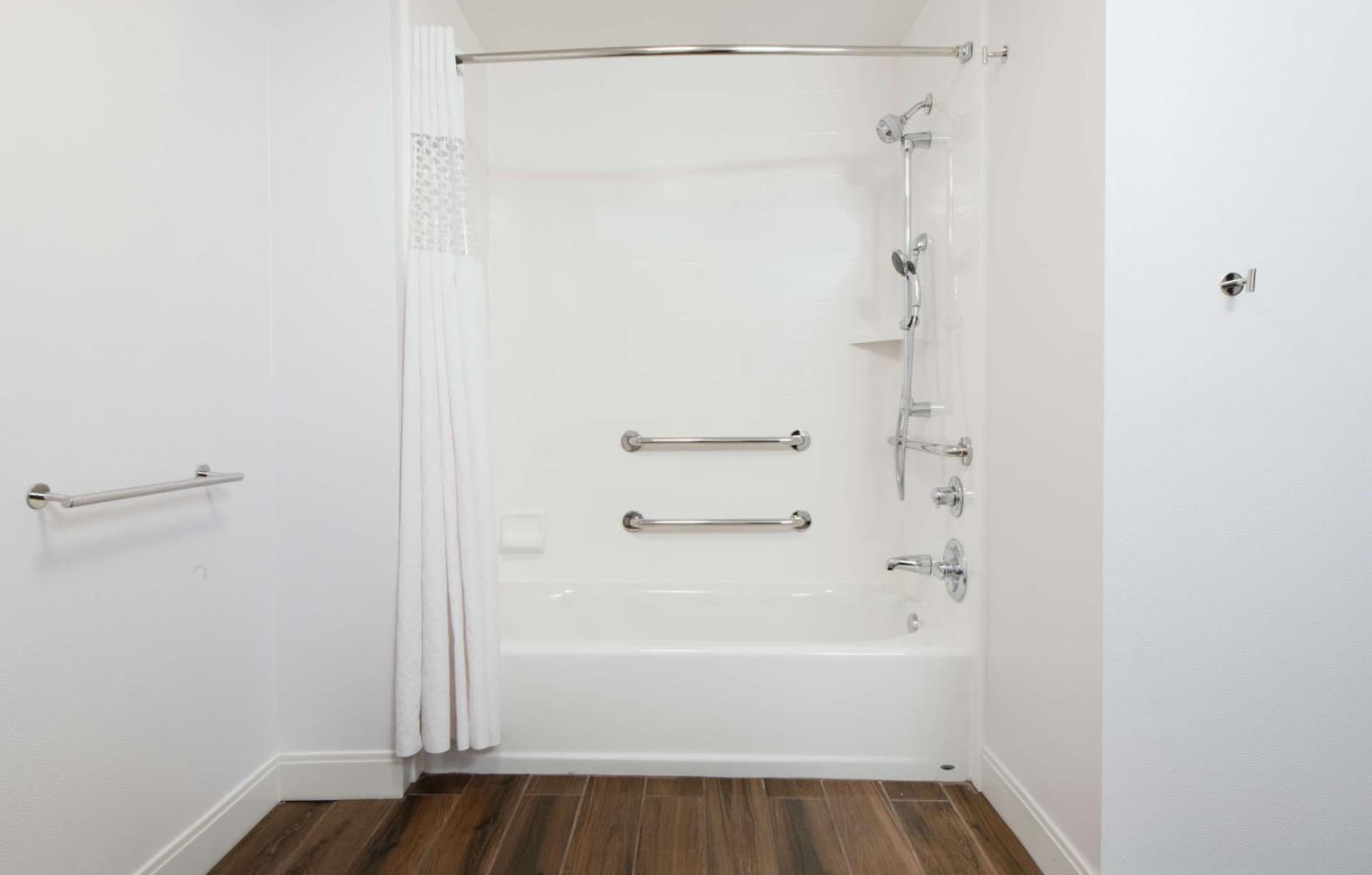 Hampton Inn Erie-South gallery photo in Erie, PA — image 40