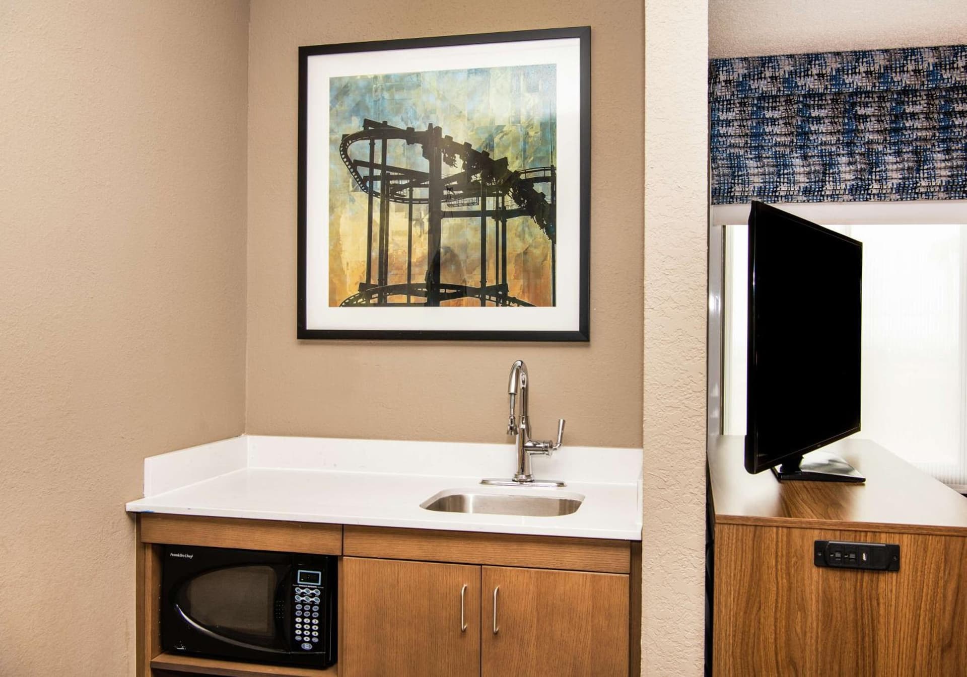Hampton Inn Erie-South property views in Erie, PA — gallery photo 3