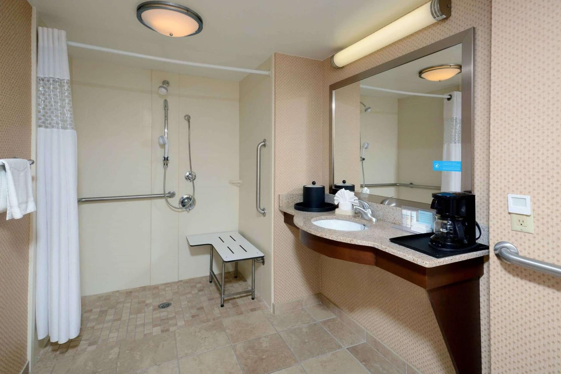 Hampton Inn & Suites Dallas Downtown property photo 27 of 45 in Dallas, Texas