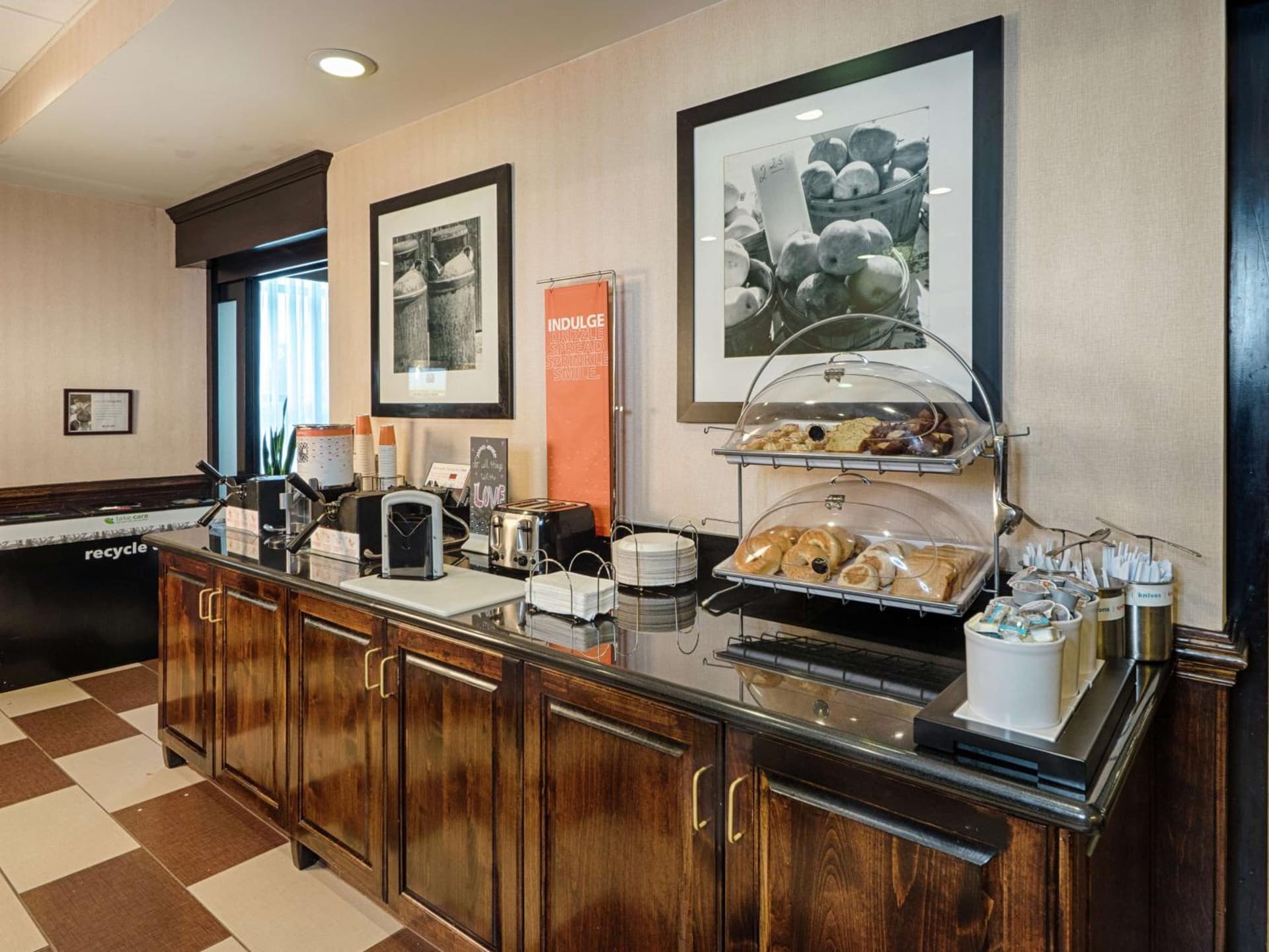 Hampton Inn Spring Lake Fayetteville gallery photo in Spring Lake, NC — image 76