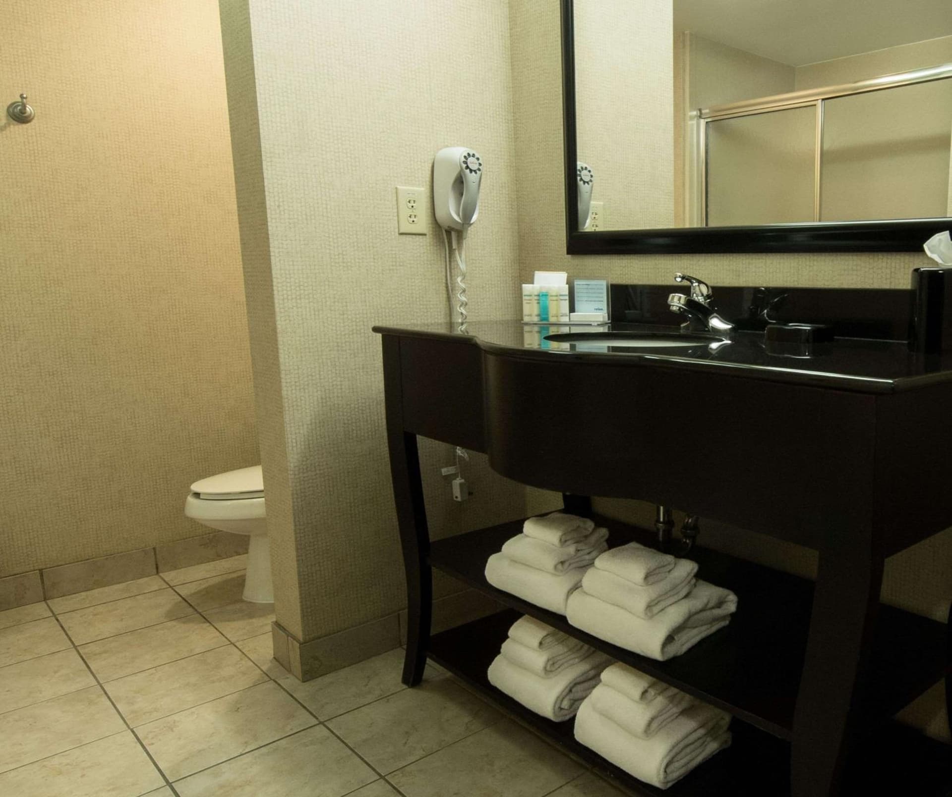 Hampton Inn Spring Lake Fayetteville gallery photo in Spring Lake, NC — image 40