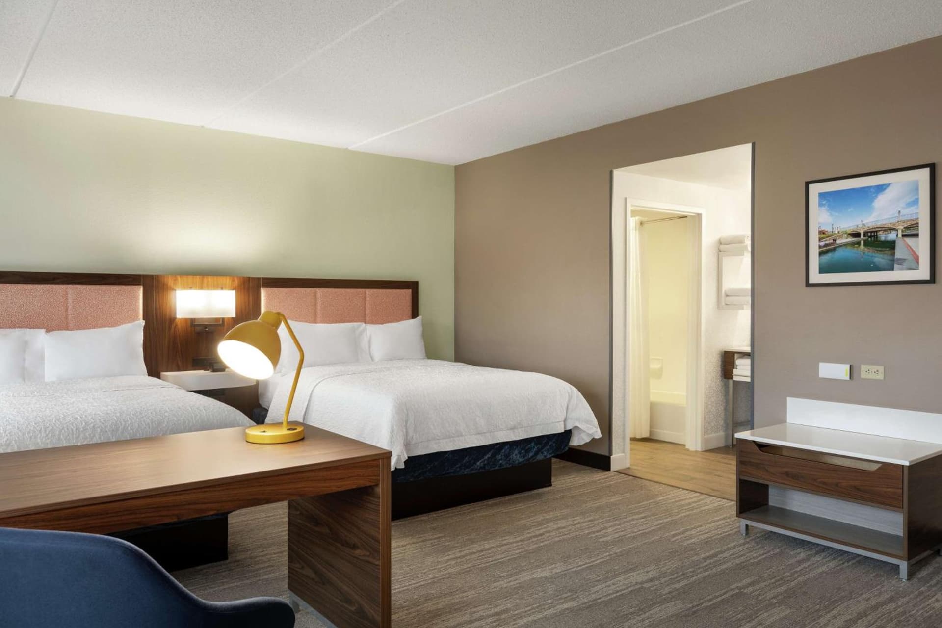 Hampton Inn & Suites Frederick/Fort Detrick interior in Frederick, MD — gallery photo 2