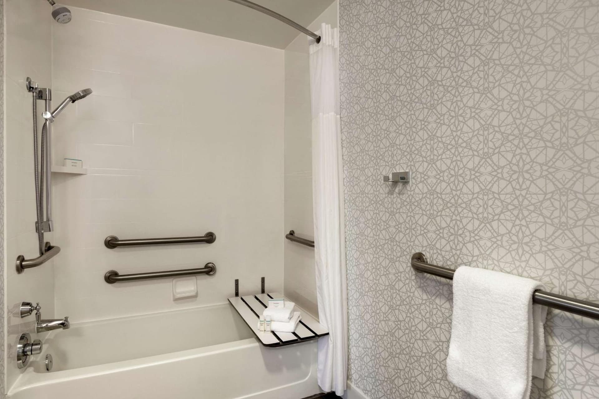 Hampton Inn & Suites Frederick/Fort Detrick gallery photo in Frederick, MD — image 41