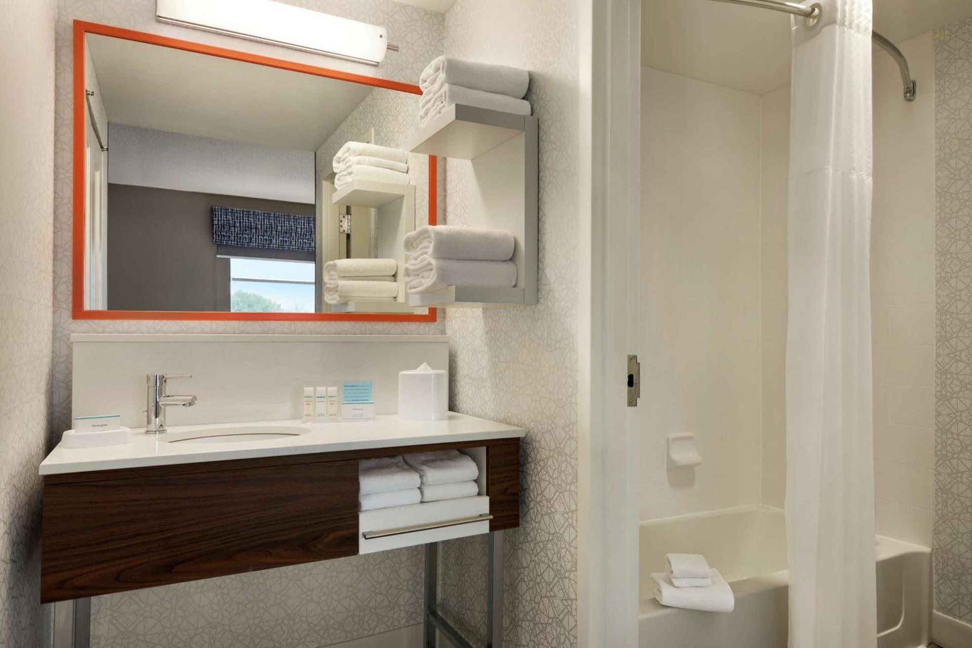 Hampton Inn & Suites Frederick/Fort Detrick gallery photo in Frederick, MD — image 19