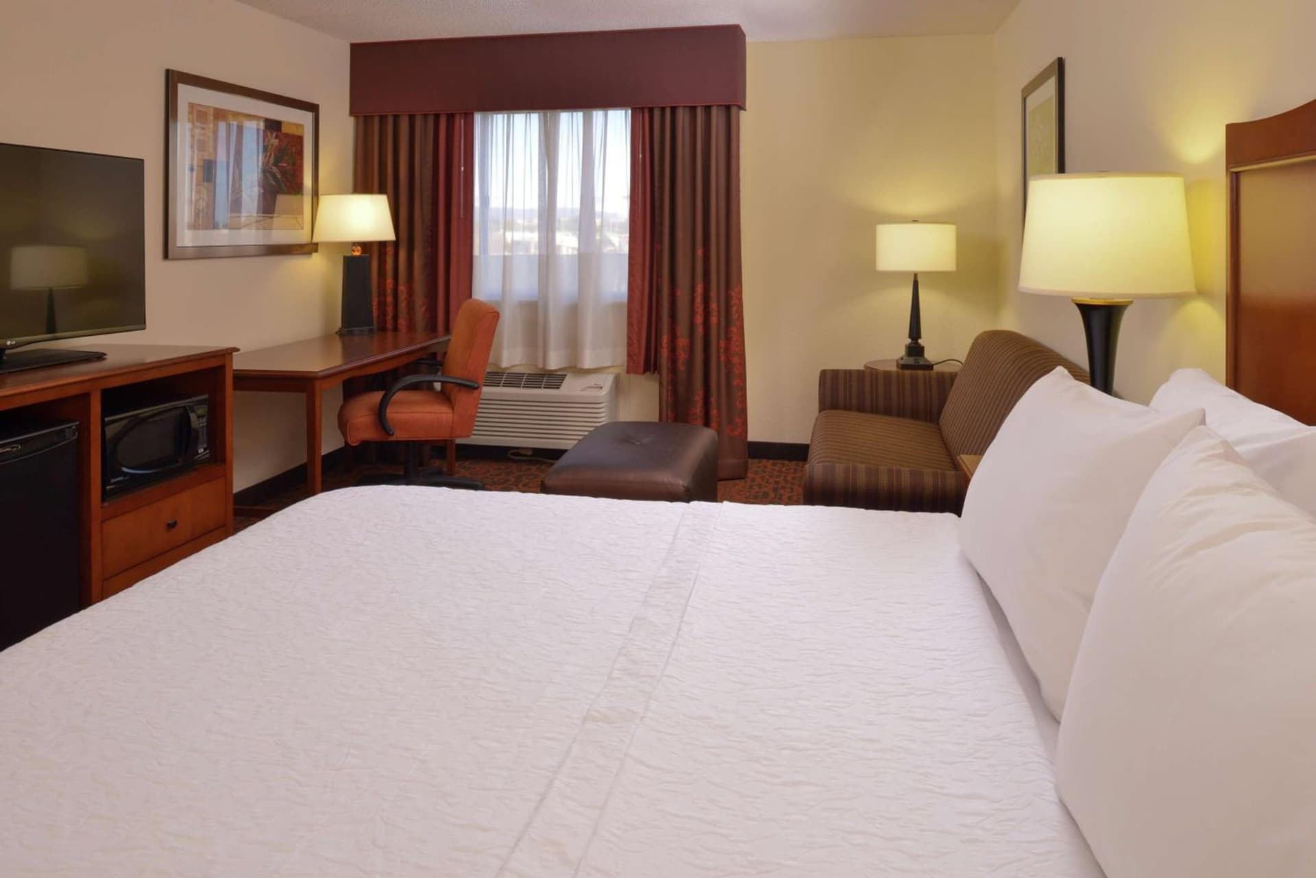 Hampton Inn Frederick property views in Frederick, MD — gallery photo 3