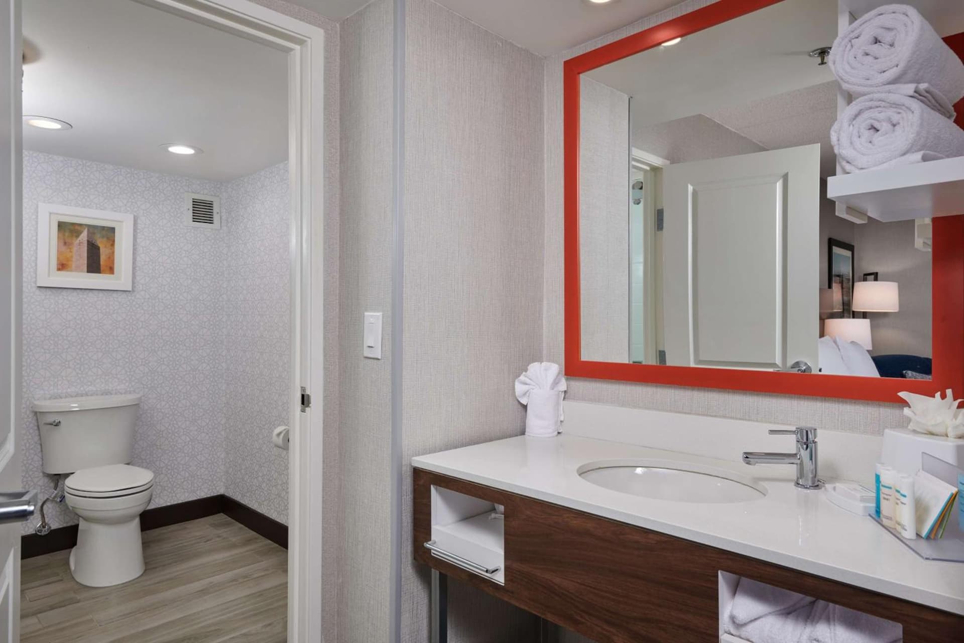 Hampton Inn Fairfax City gallery photo in Fairfax, VA — image 9