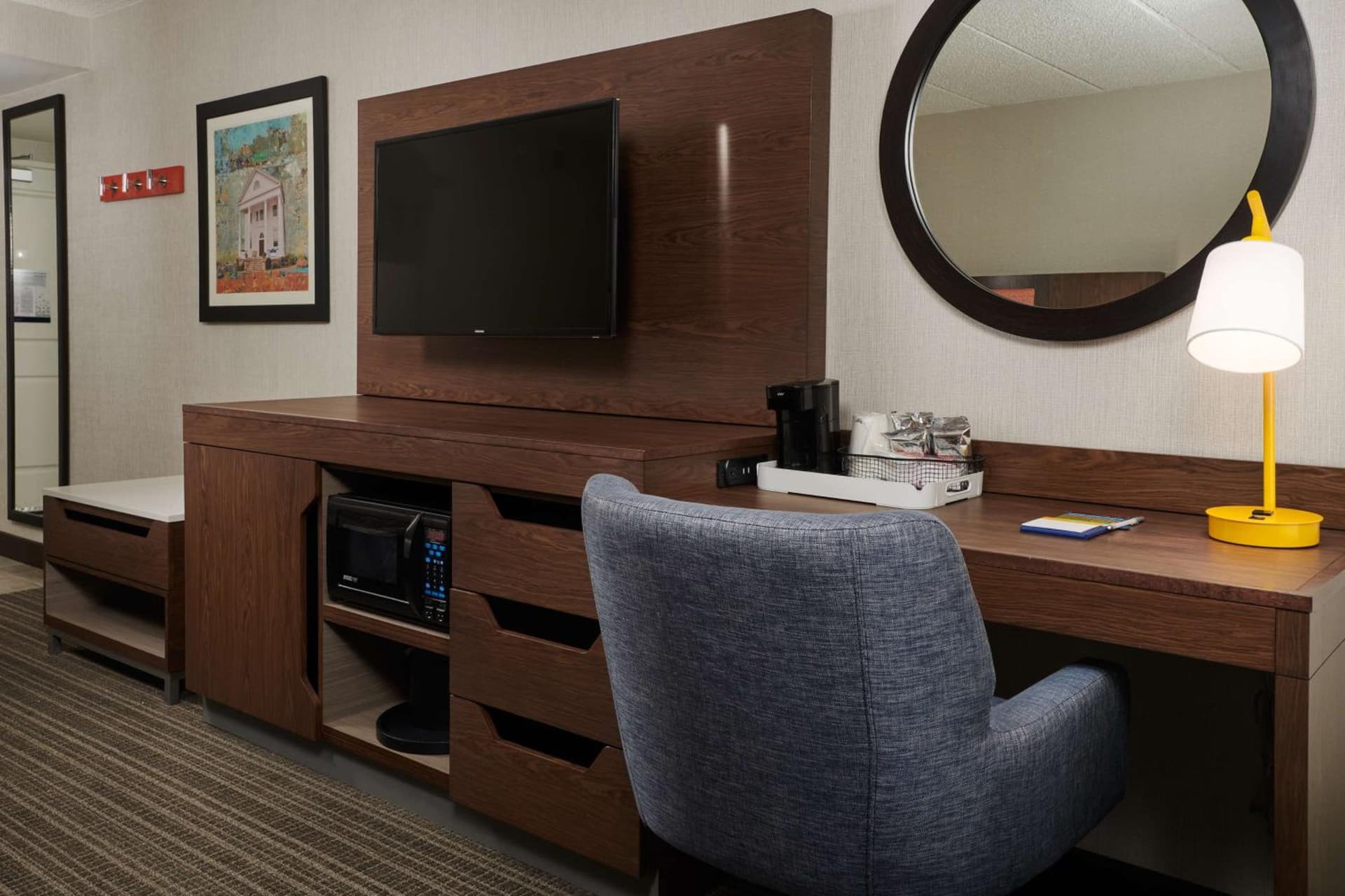 Hampton Inn Fairfax City interior in Fairfax, VA — gallery photo 2