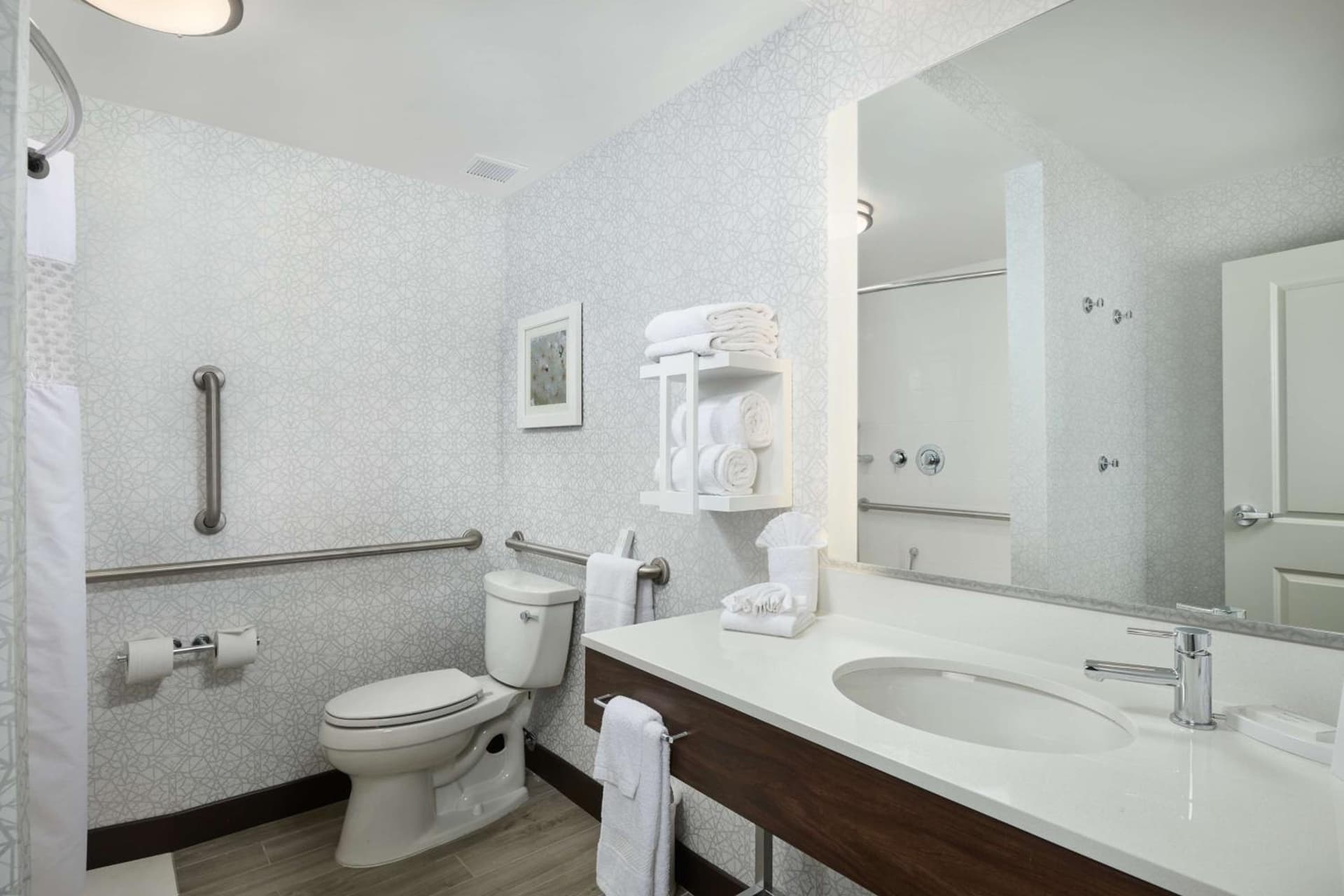 Hampton Inn Fairfax City gallery photo in Fairfax, VA — image 24