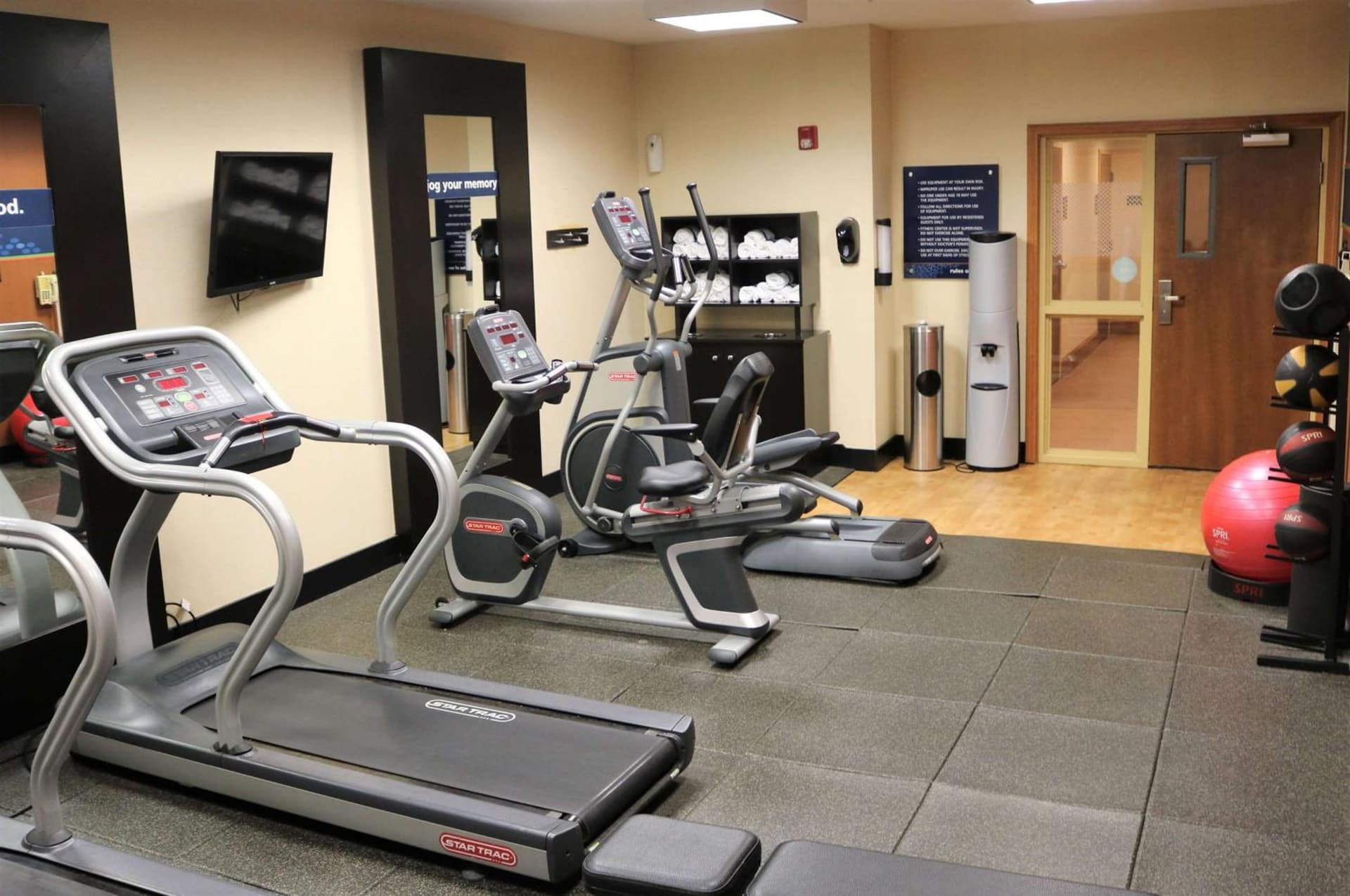 Hampton Inn & Suites Fremont gallery photo in Fremont, OH — image 16